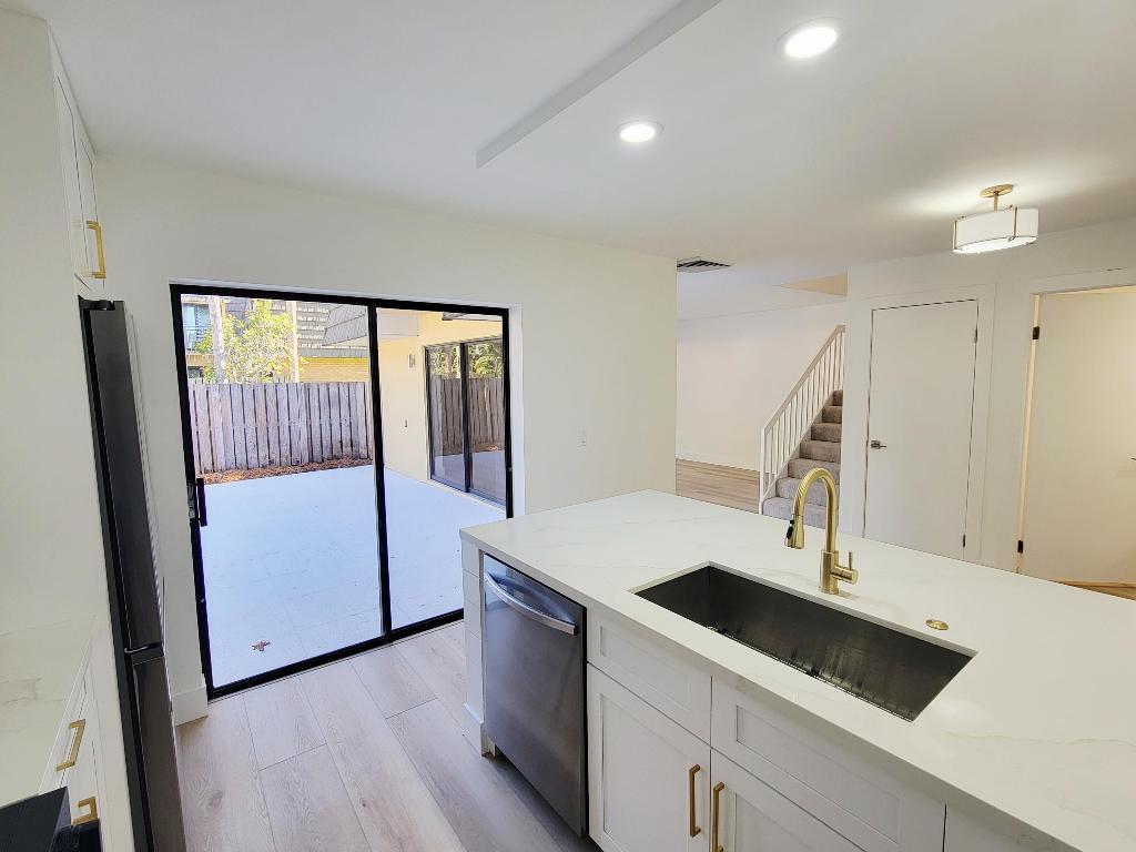 VILLAGE OF SANDALWOOD LAKES 3 - Residential