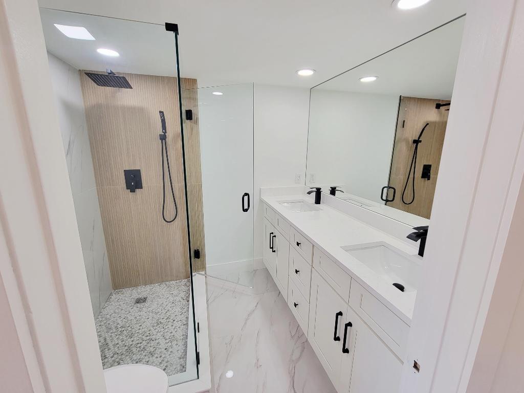 VILLAGE OF SANDALWOOD LAKES 3 - Residential