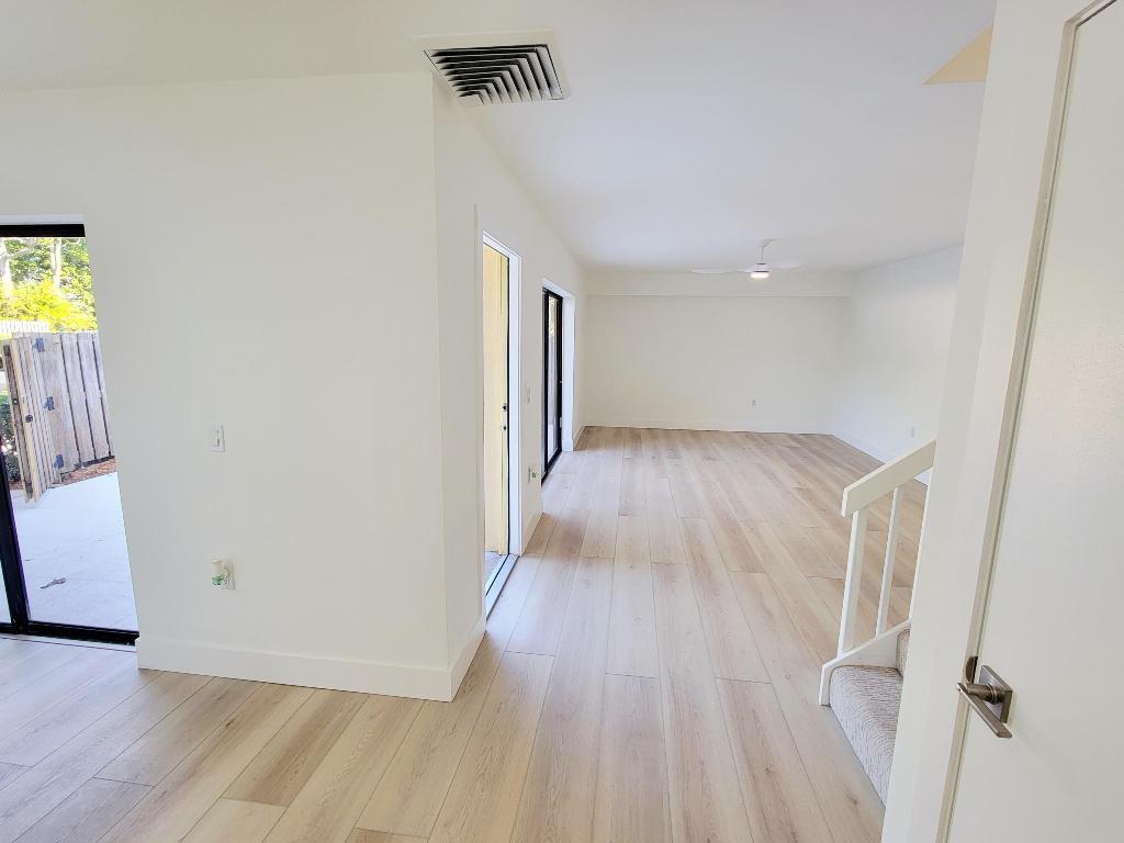 VILLAGE OF SANDALWOOD LAKES 3 - Residential