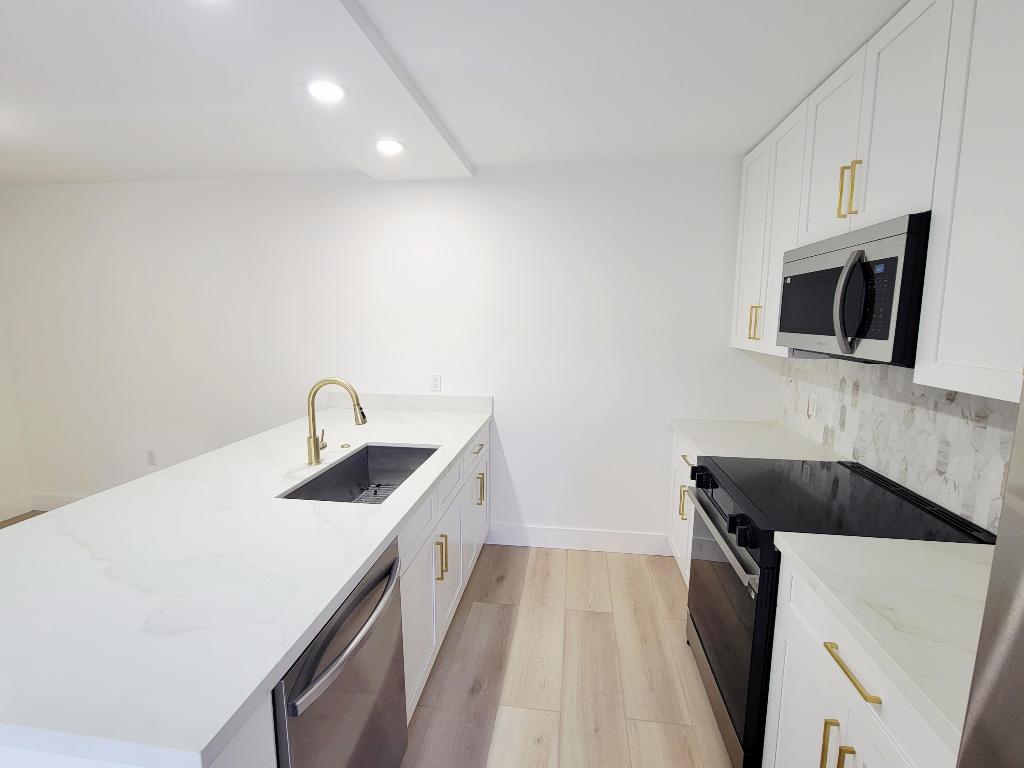 VILLAGE OF SANDALWOOD LAKES 3 - Residential