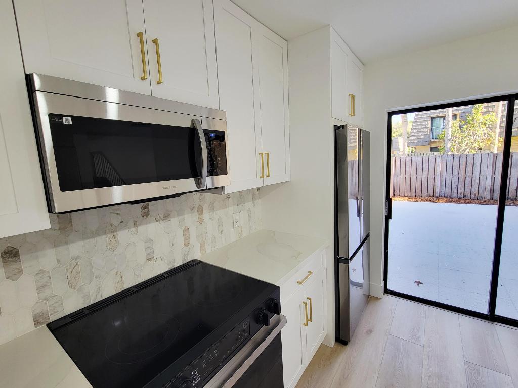 VILLAGE OF SANDALWOOD LAKES 3 - Residential