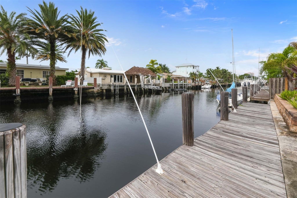 Photo of 2605 SE 15th Street, Pompano Beach, FL 33062 (MLS # F10456230)