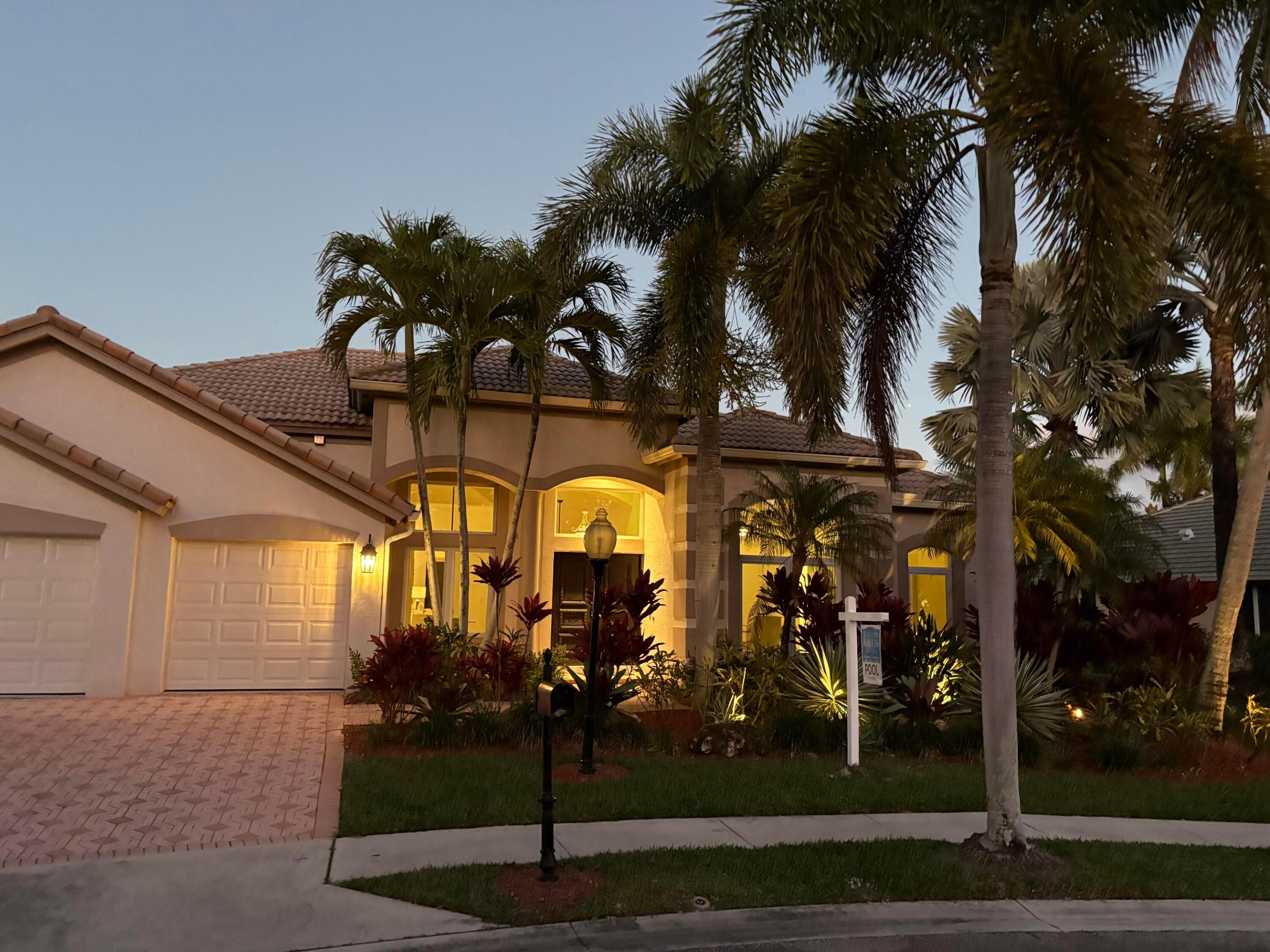 18981 SE Outrigger Lane S