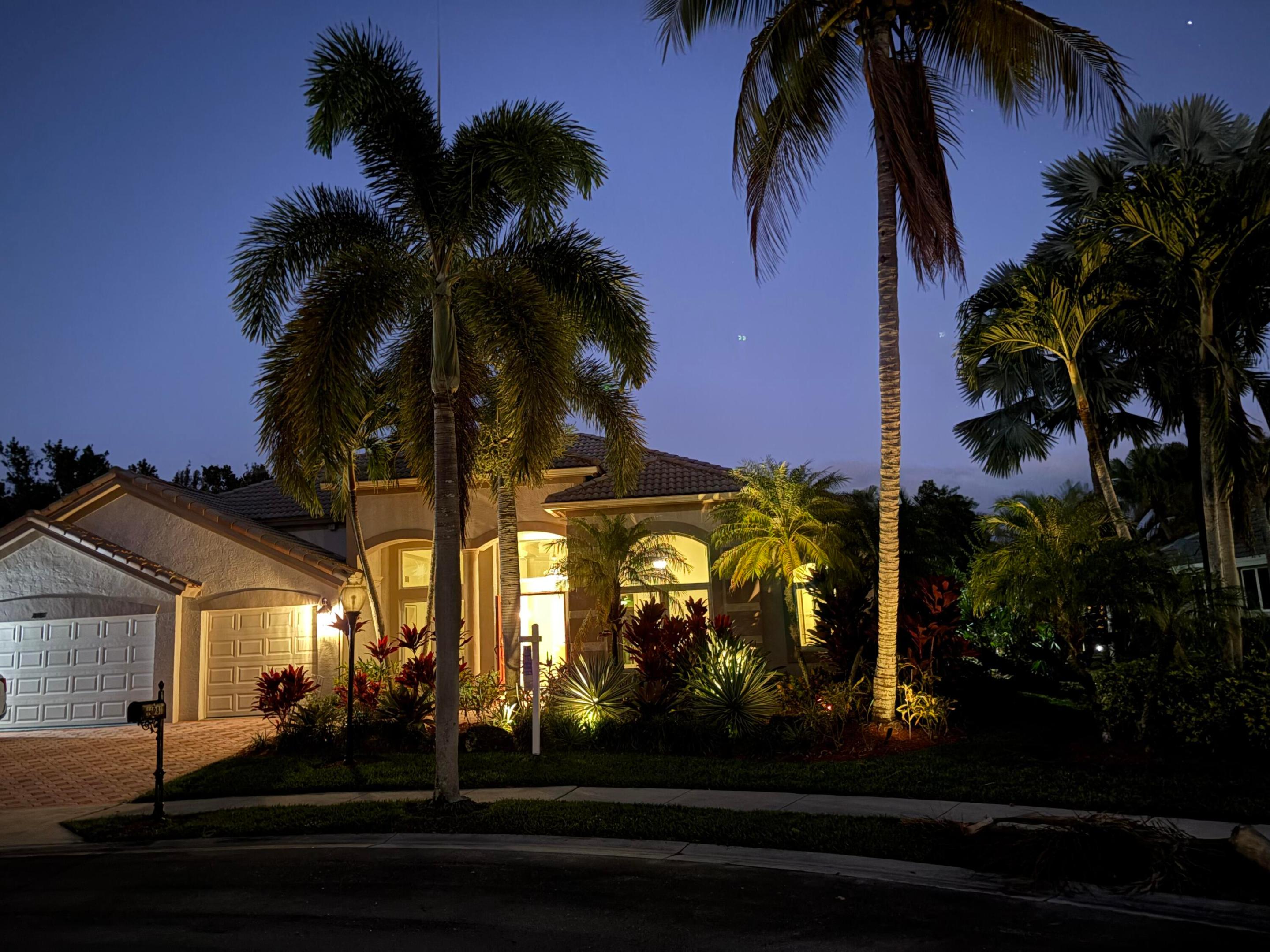 18981 SE Outrigger Lane S