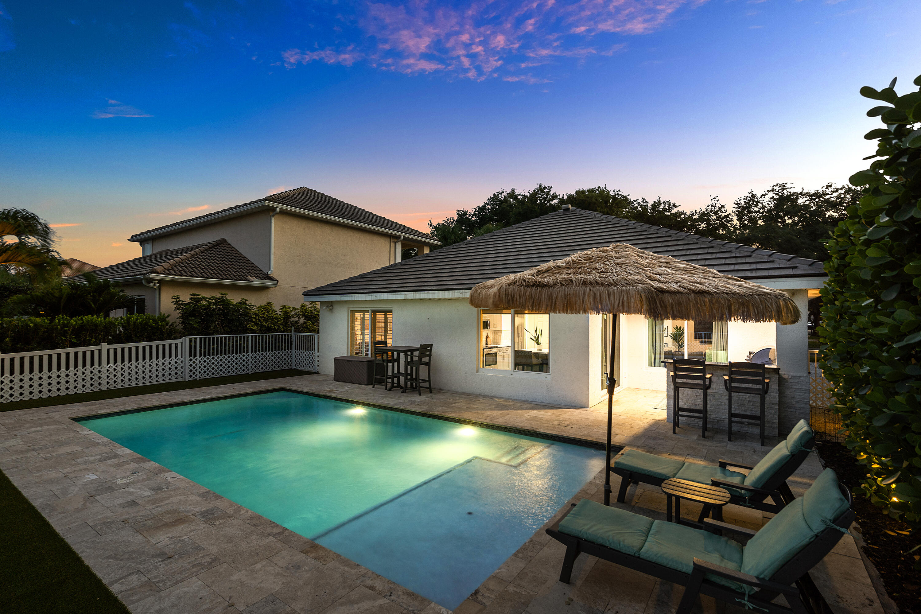 583 Canoe Point