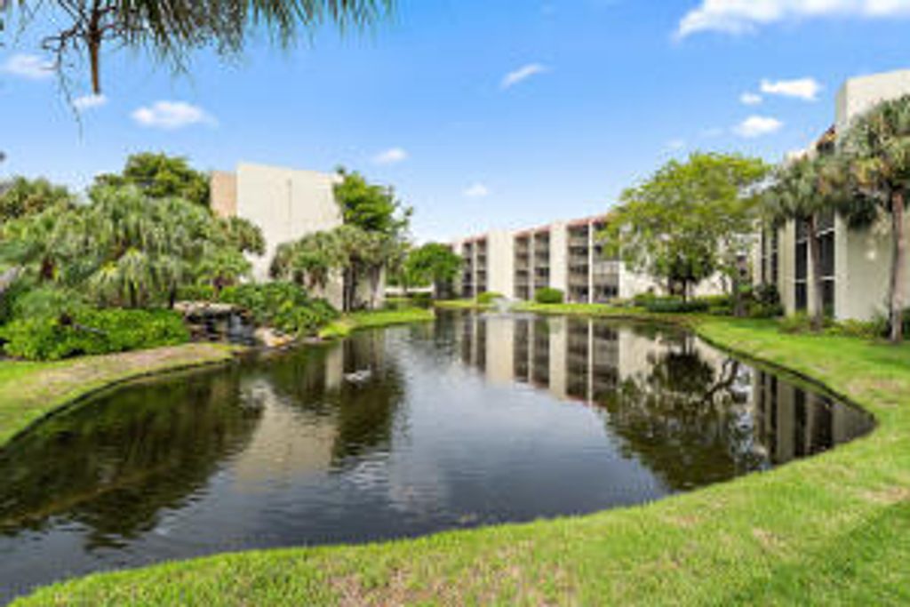 Photo of 1605 S Us Highway 1 #E301, Jupiter, FL 33477 (MLS # R10962017)