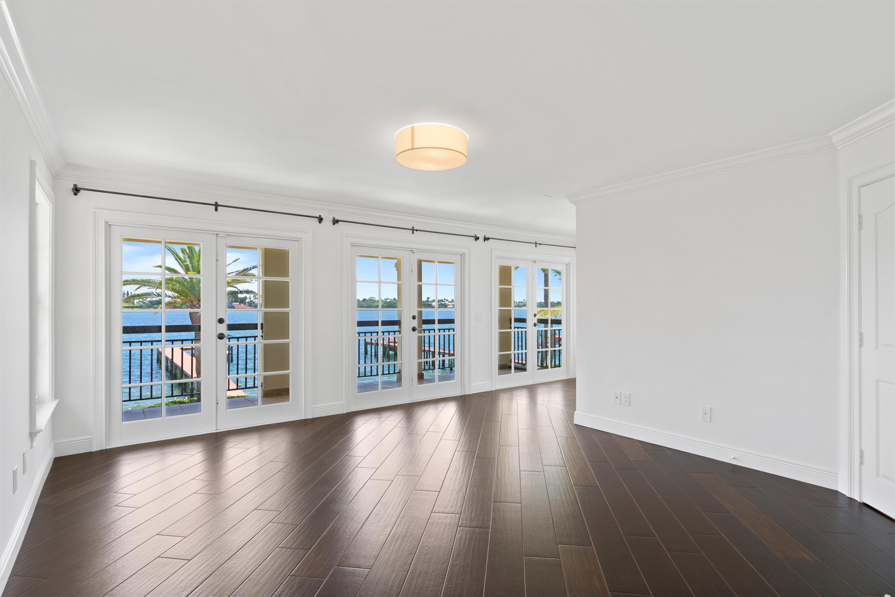 NORTH SHORE TERRACE 2 - Residential