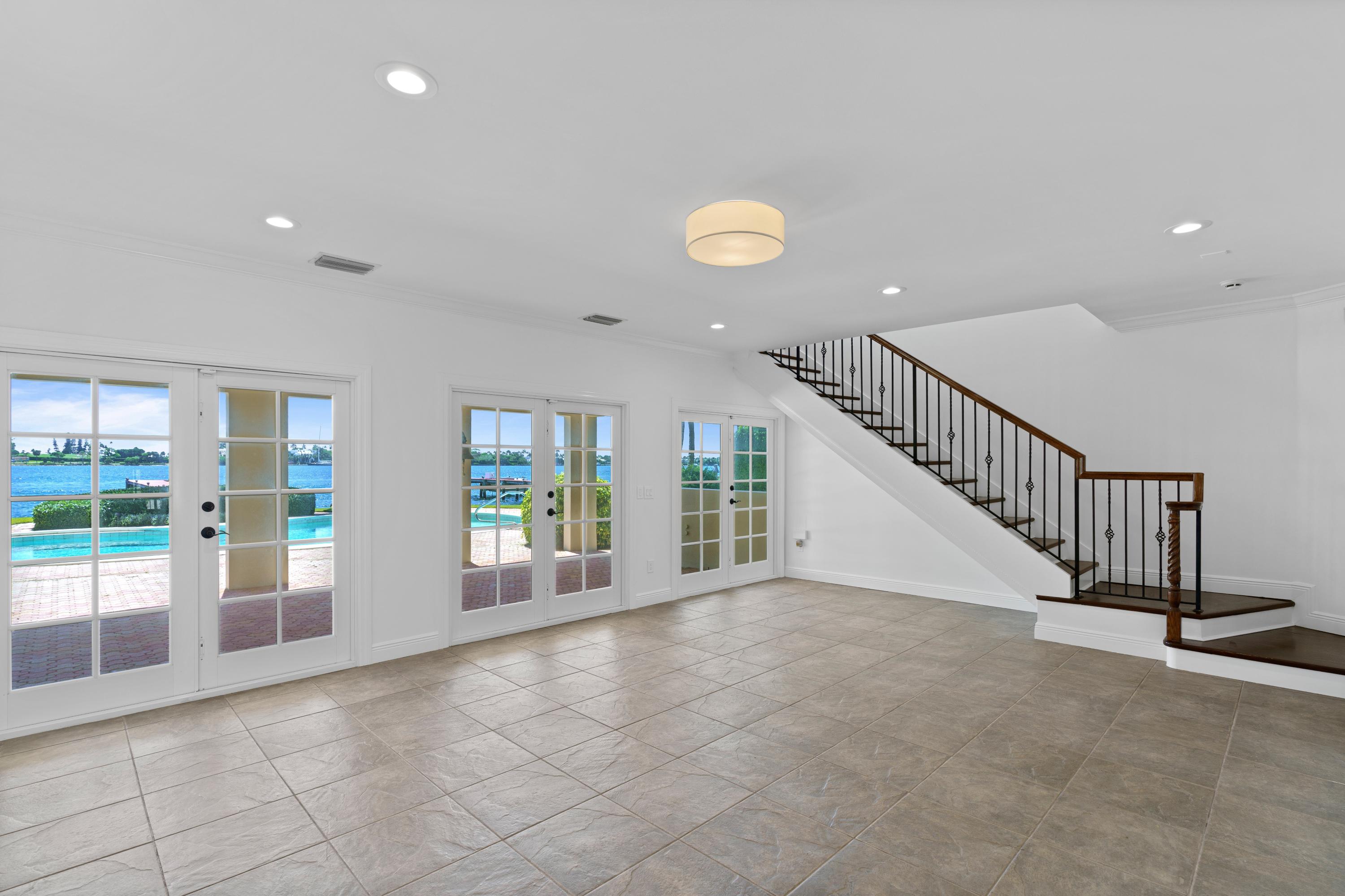 NORTH SHORE TERRACE 2 - Residential