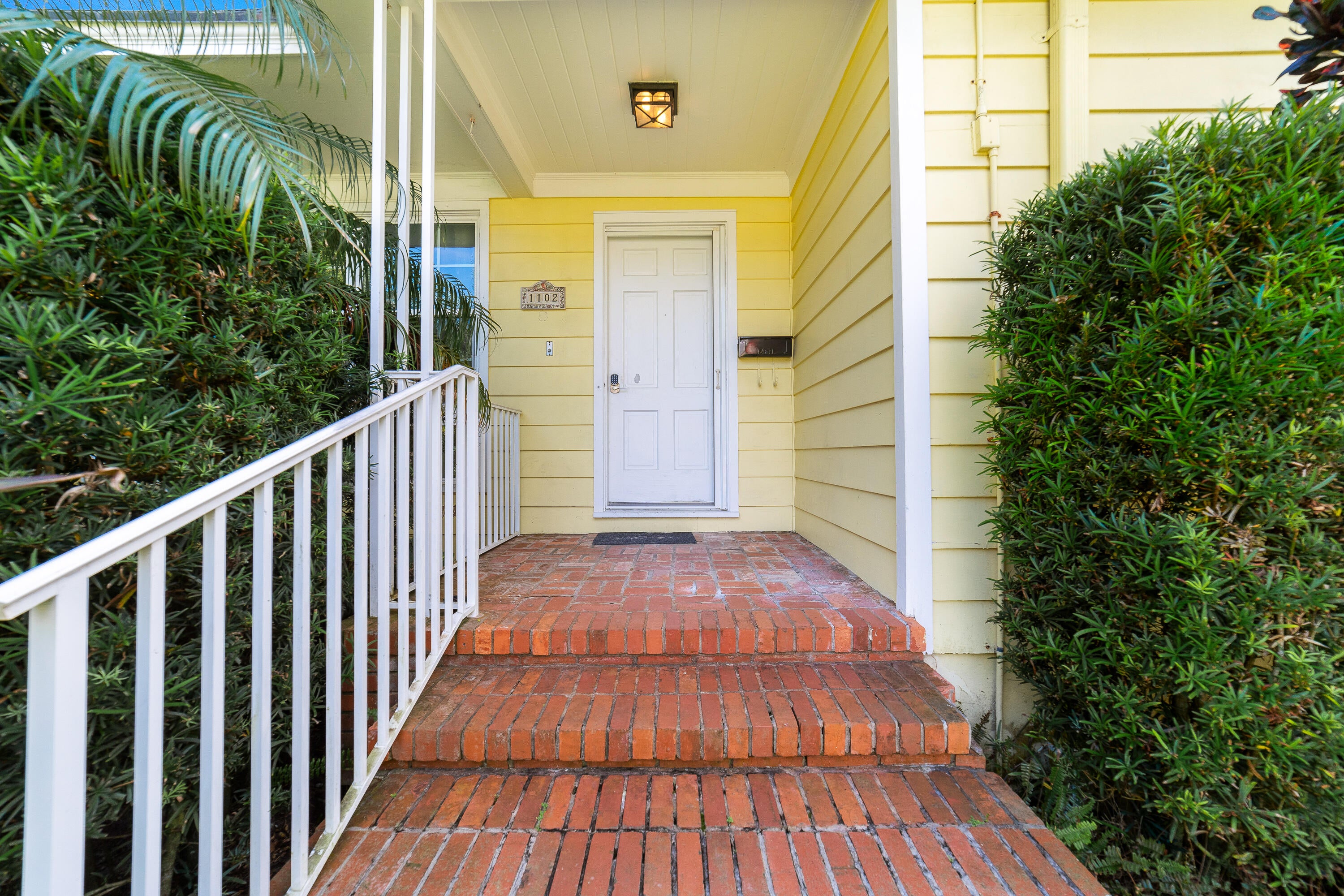 1102 SEASPRAY Avenue