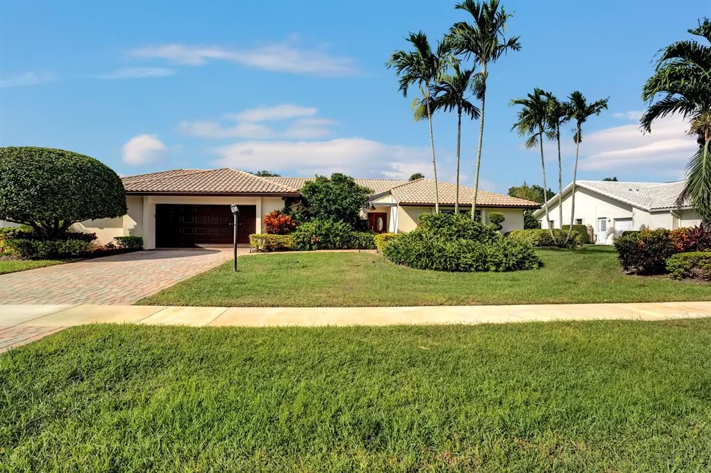 Photo of 16675 Sweet Bay Drive, Delray Beach, FL 33445 (MLS # R10686375)