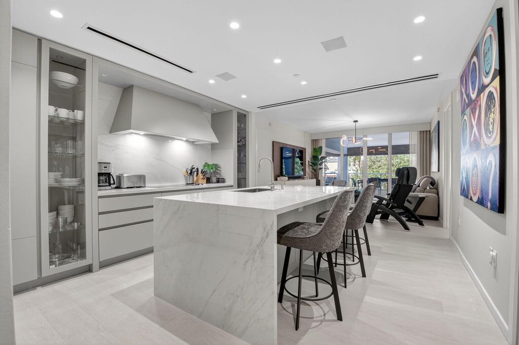 Photo of 200 SE Mizner Blvd #204, Boca Raton, FL 33432 (MLS # R11136000)