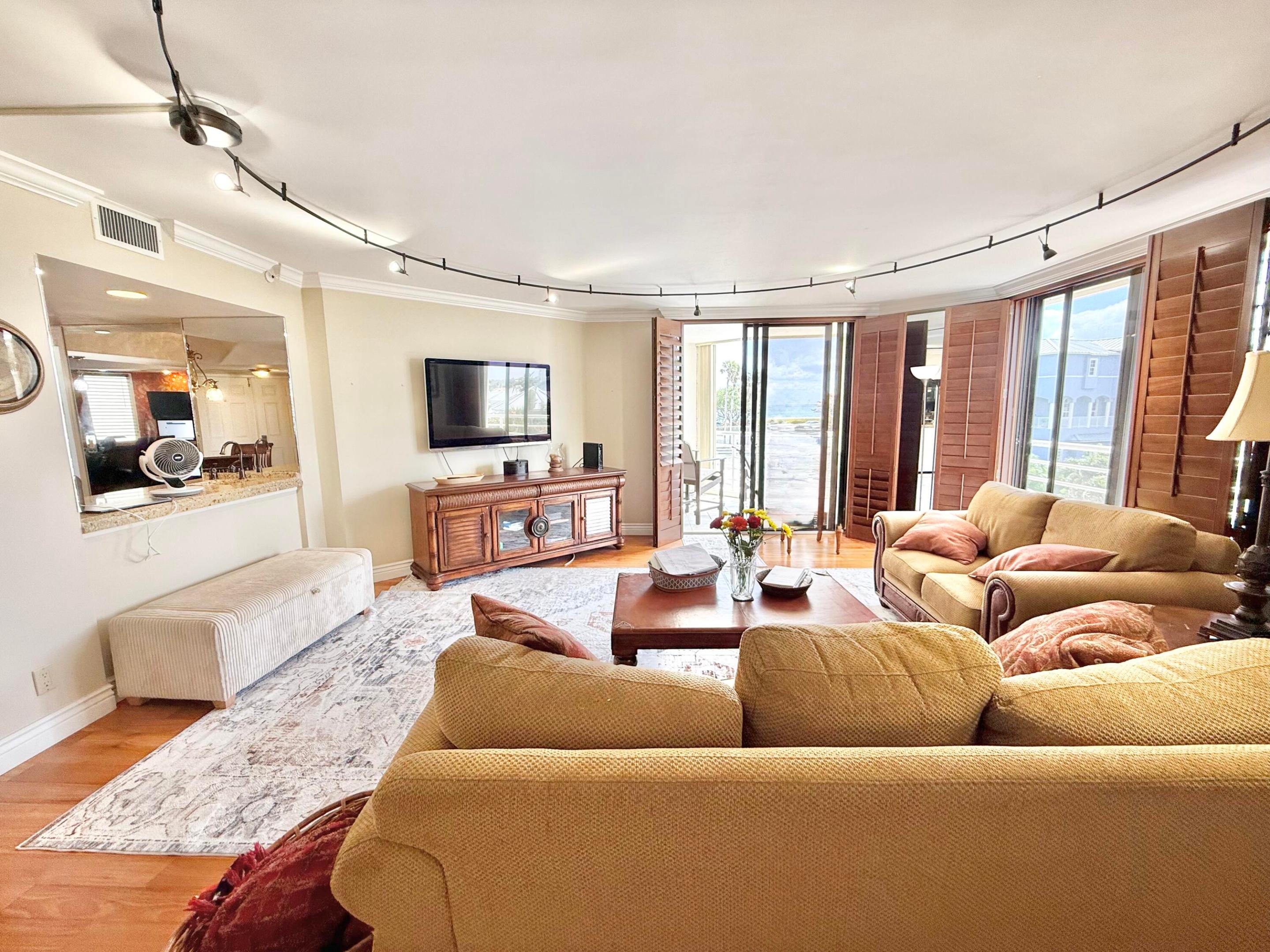 CORINTHIANS CONDO - Residential Lease