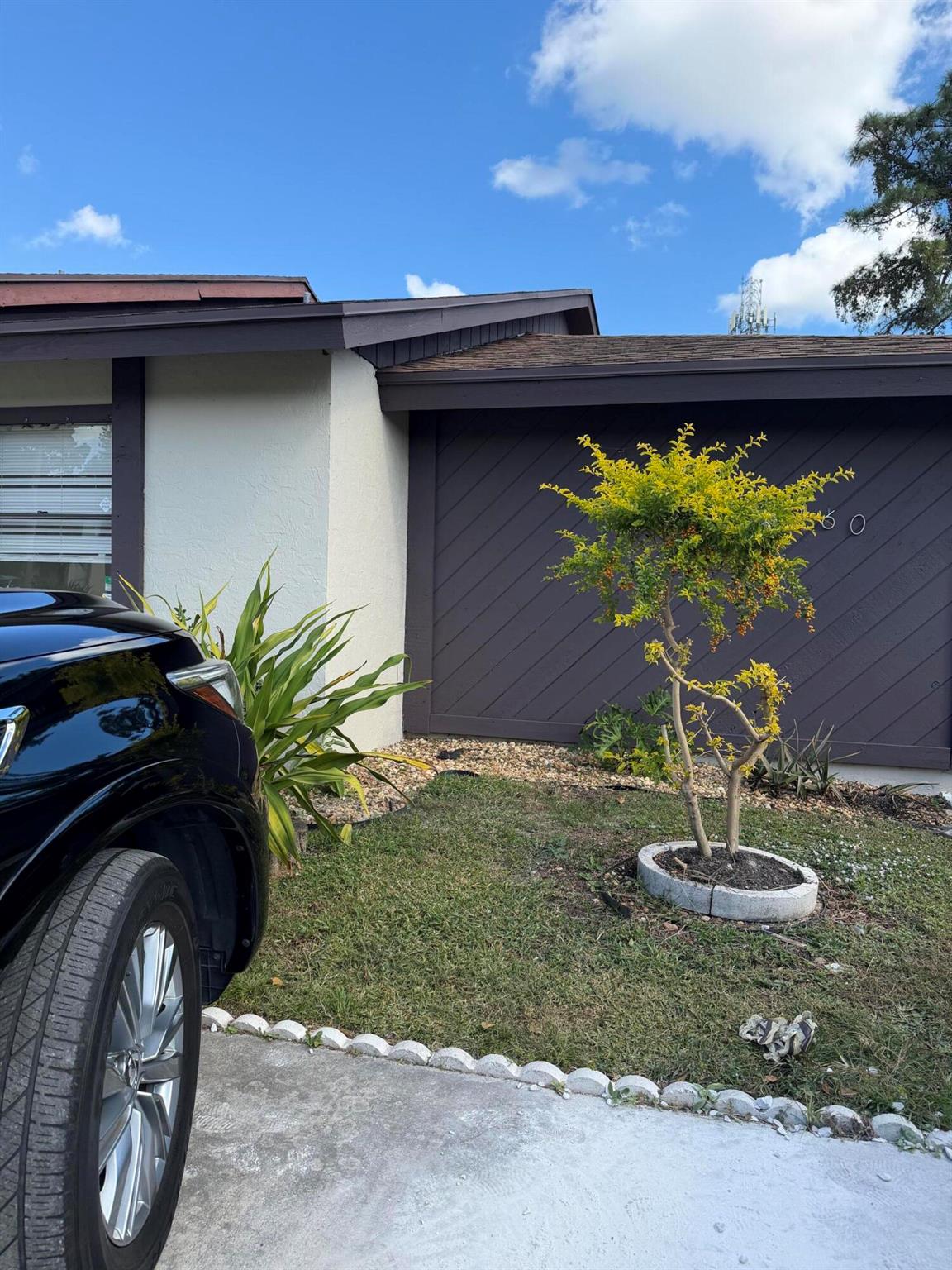 MIL-LAKE ESTATES 1 - Residential Lease