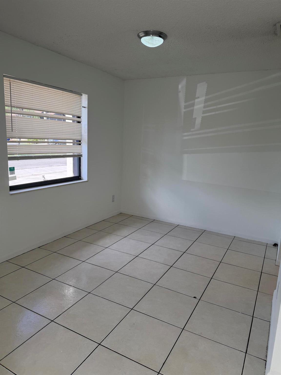 MIL-LAKE ESTATES 1 - Residential Lease