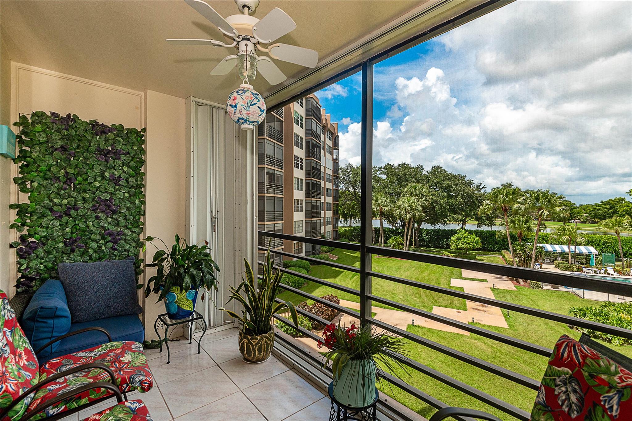 900 Saint Charles Pl 310, Pembroke Pines, FL, 33026/$275,000 3 900 Saint Charles Pl 310