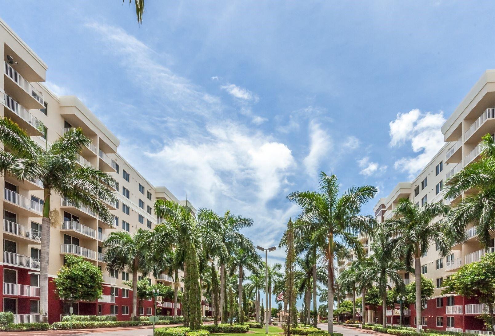 ROYAL PALMS - Residential Lease