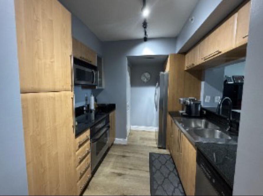 SYMPHONY NORTH CONDO - Residential Lease