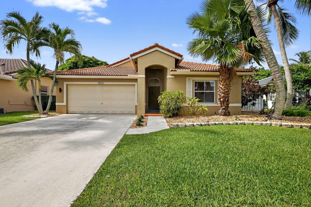 Photo of 5381 Oakmont Village Circle, Lake Worth, FL 33463 (MLS # R11111261)