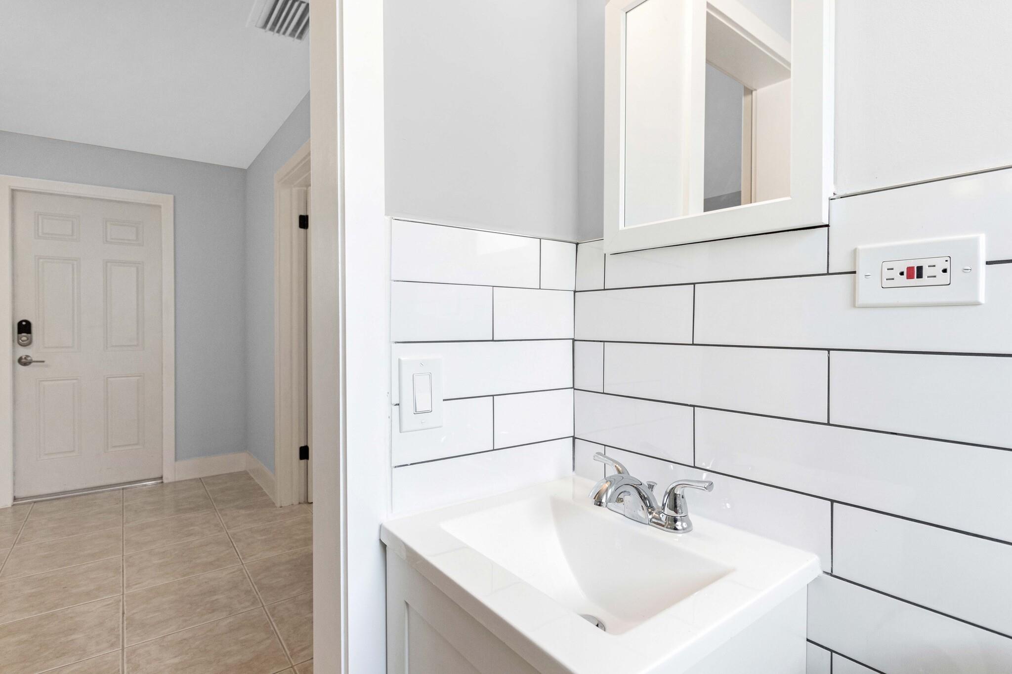 WILTON MANORS - Residential Income