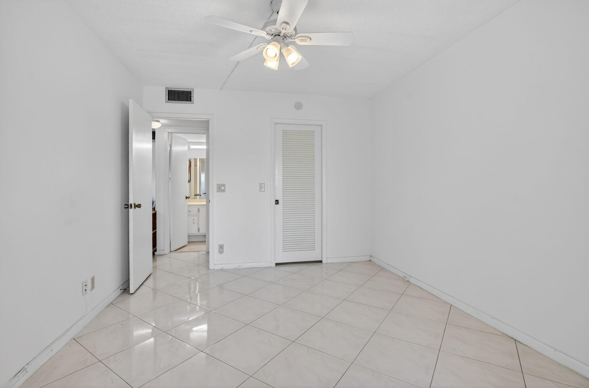 AINSLIE AT CENTURY VILLAGE CONDO - Residential