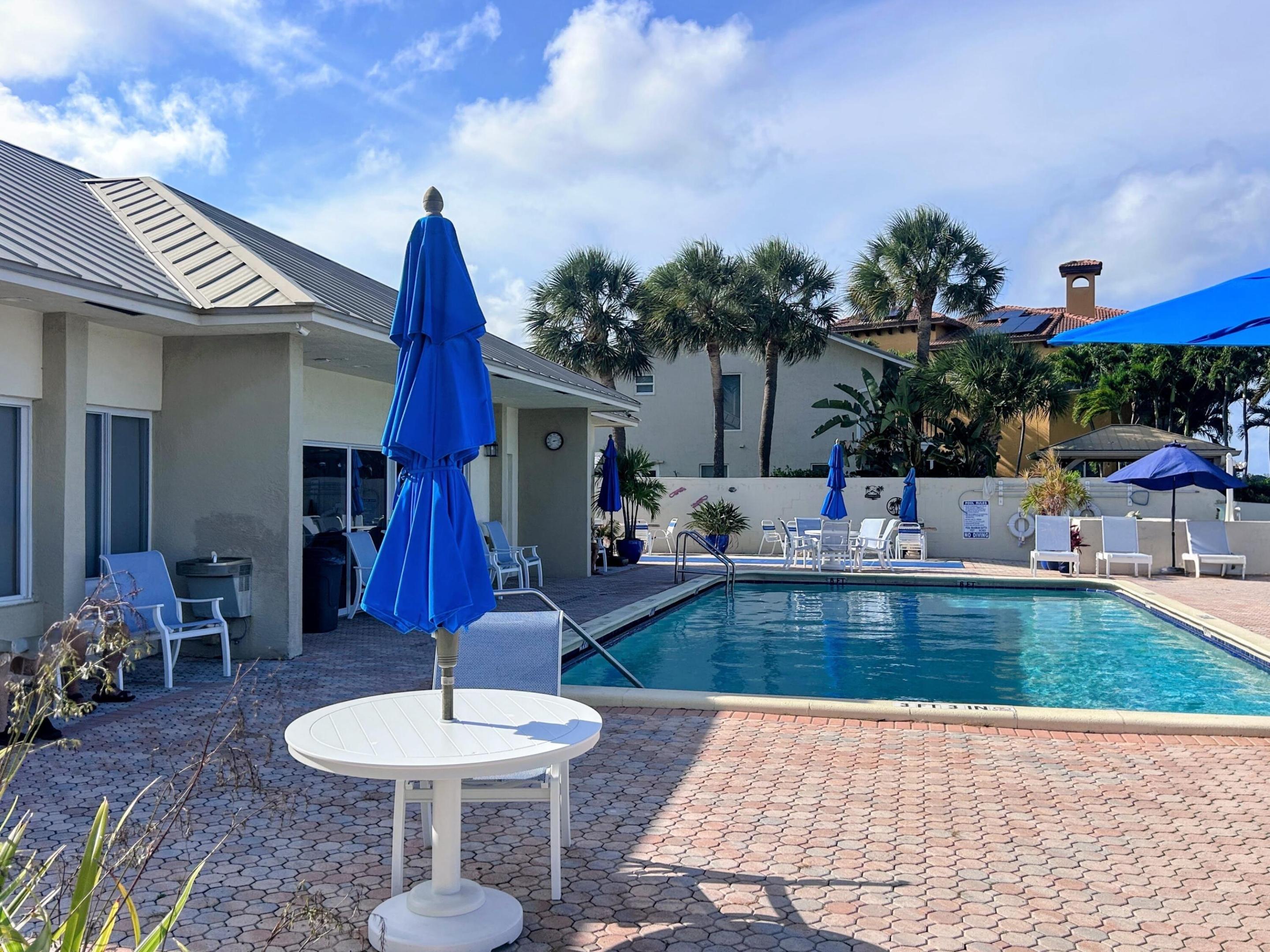 SNUG HARBOR GARDENS CONDO - Residential