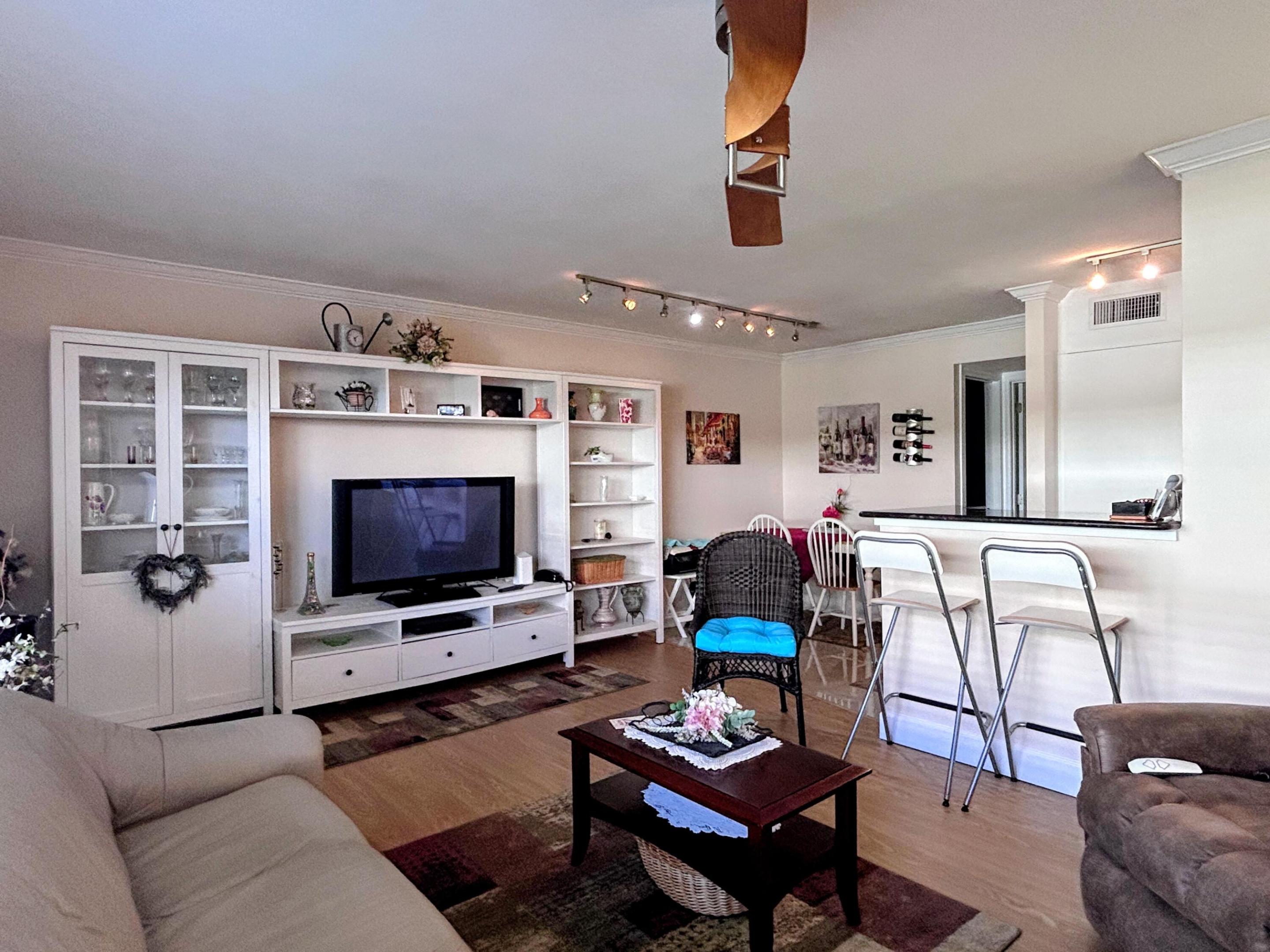 SNUG HARBOR GARDENS CONDO - Residential