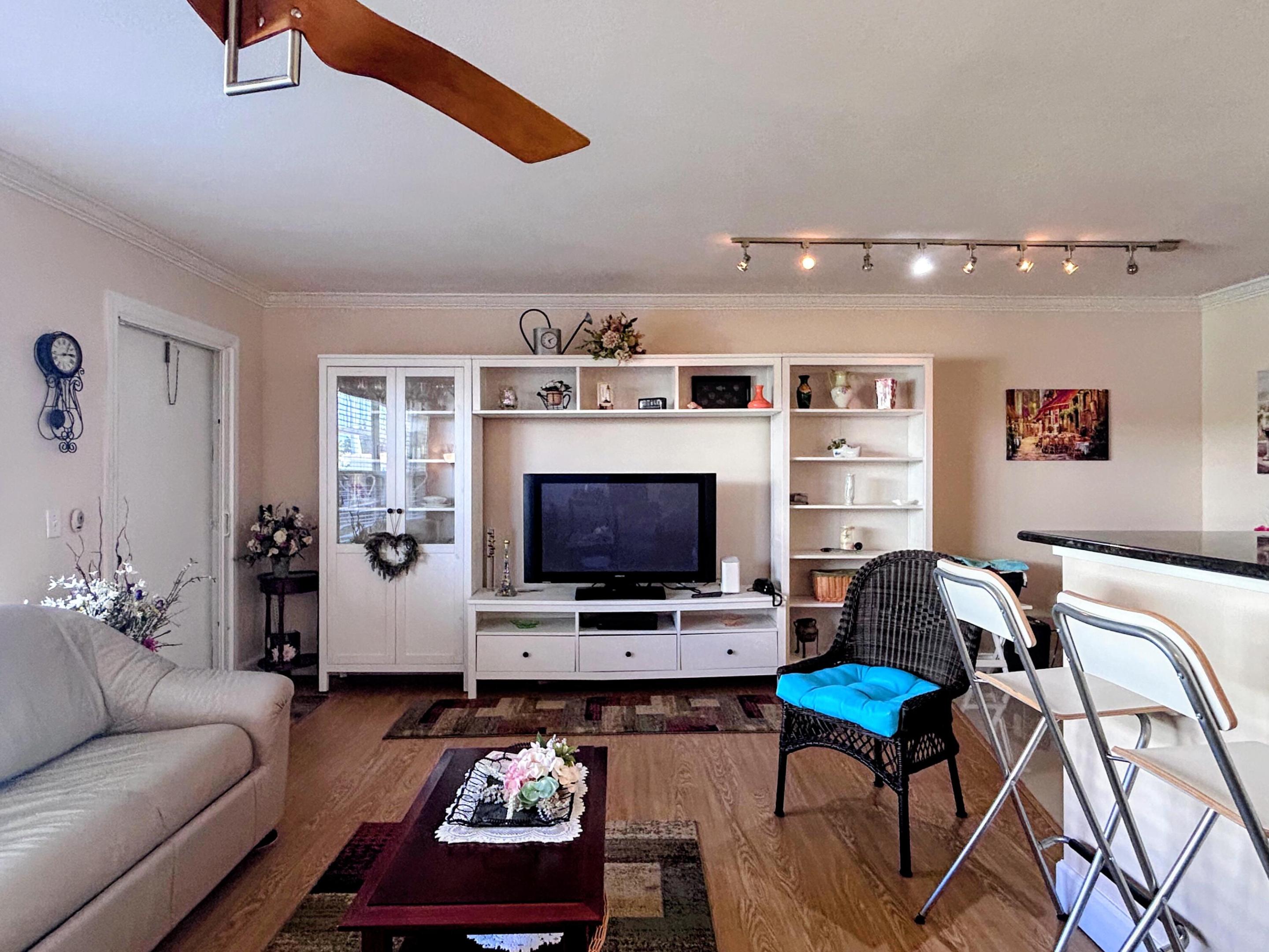 SNUG HARBOR GARDENS CONDO - Residential
