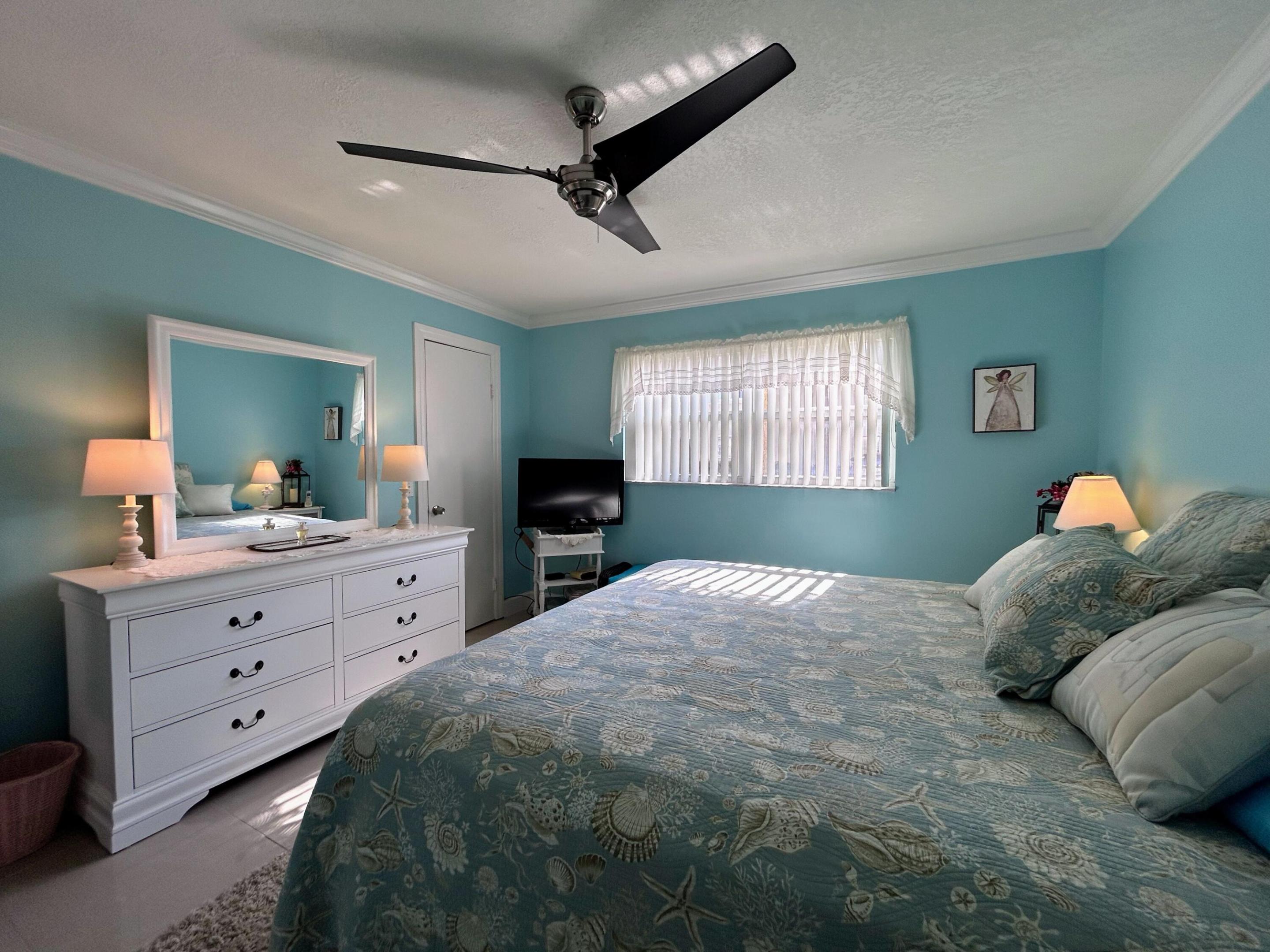 SNUG HARBOR GARDENS CONDO - Residential