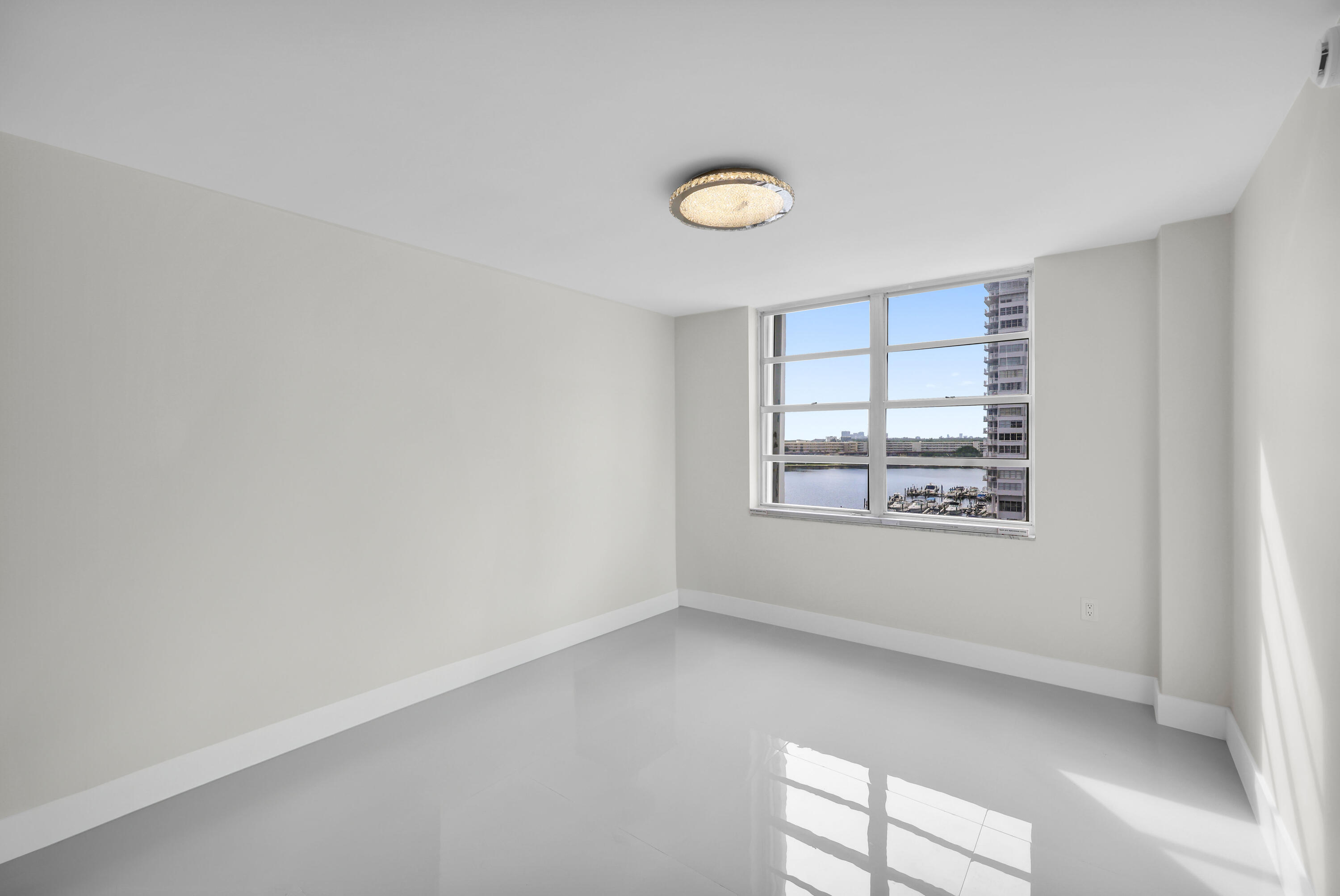 COMMODORE PLAZA CONDO - Residential