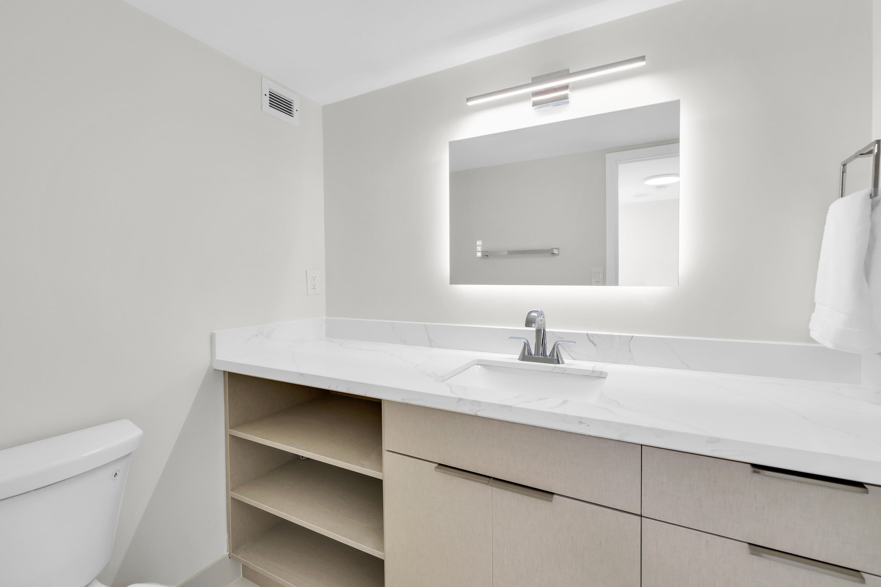 COMMODORE PLAZA CONDO - Residential