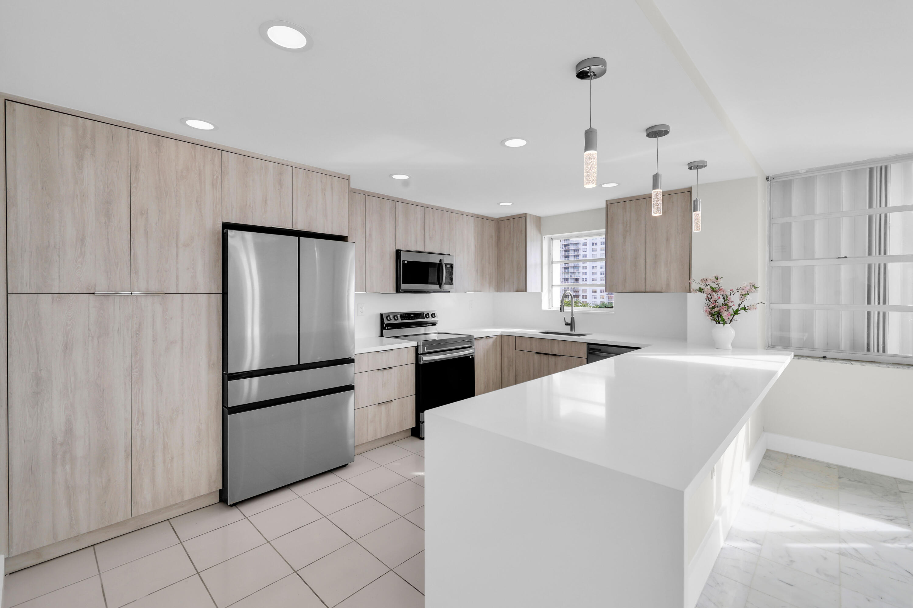 COMMODORE PLAZA CONDO - Residential