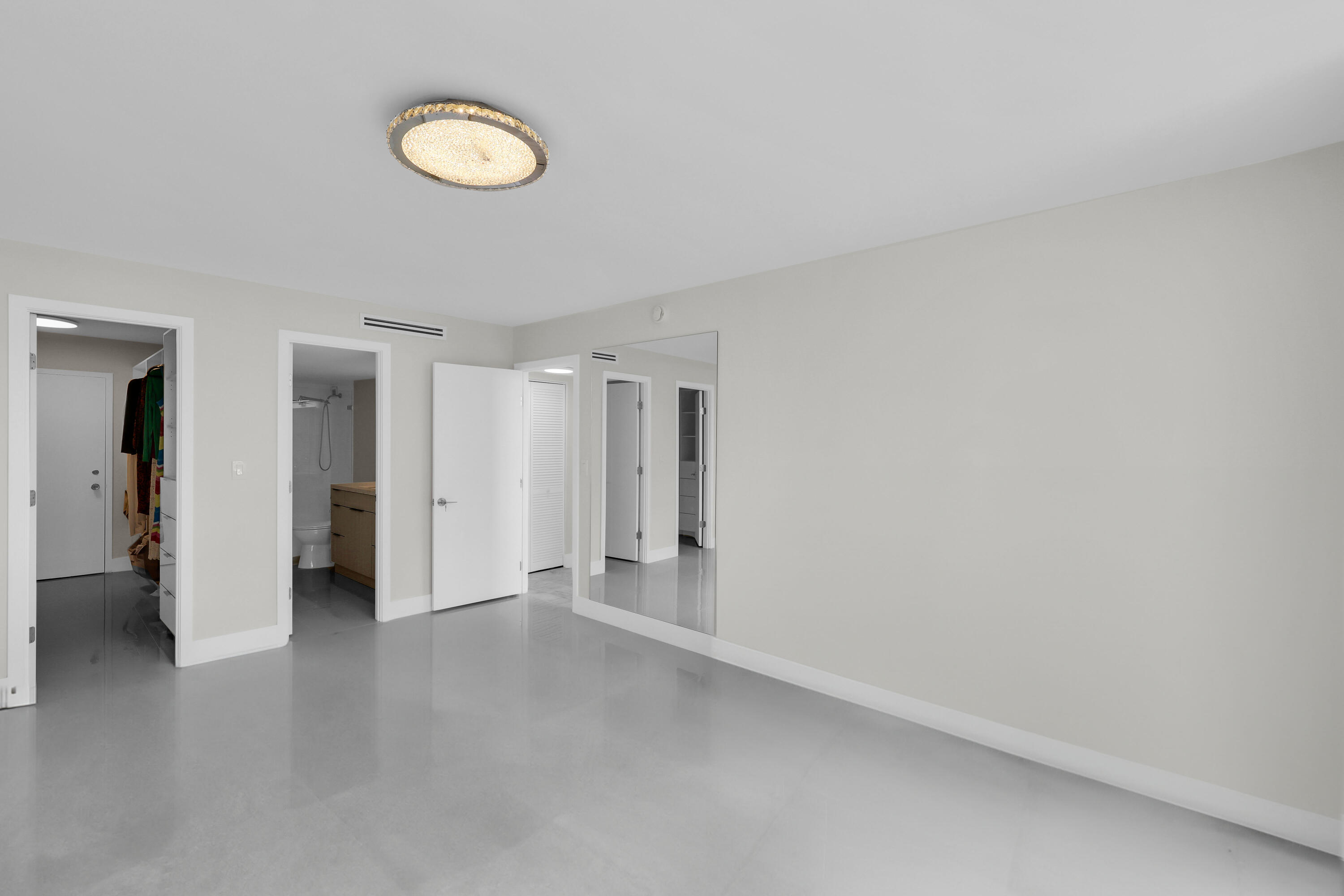 COMMODORE PLAZA CONDO - Residential