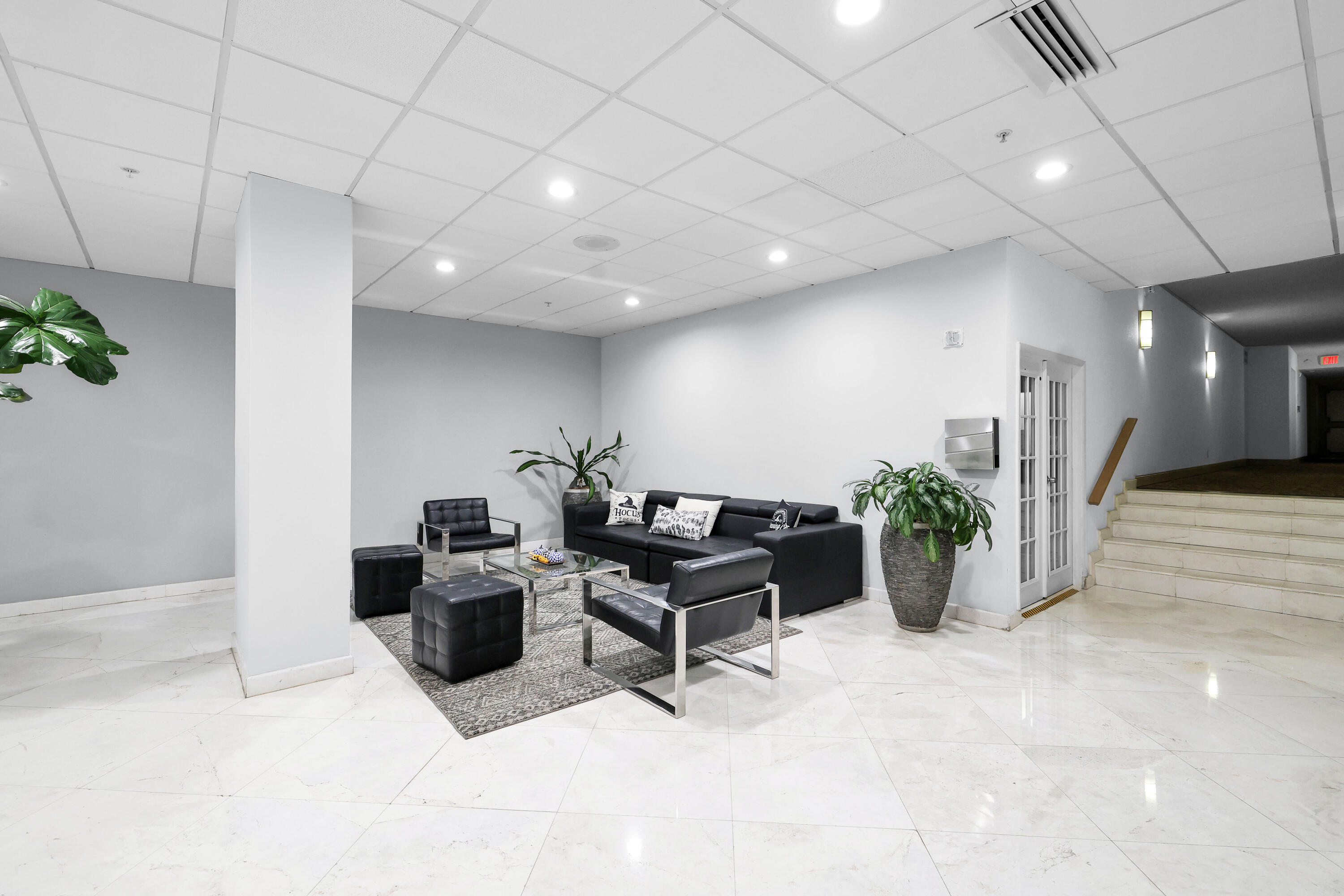 COMMODORE PLAZA CONDO - Residential