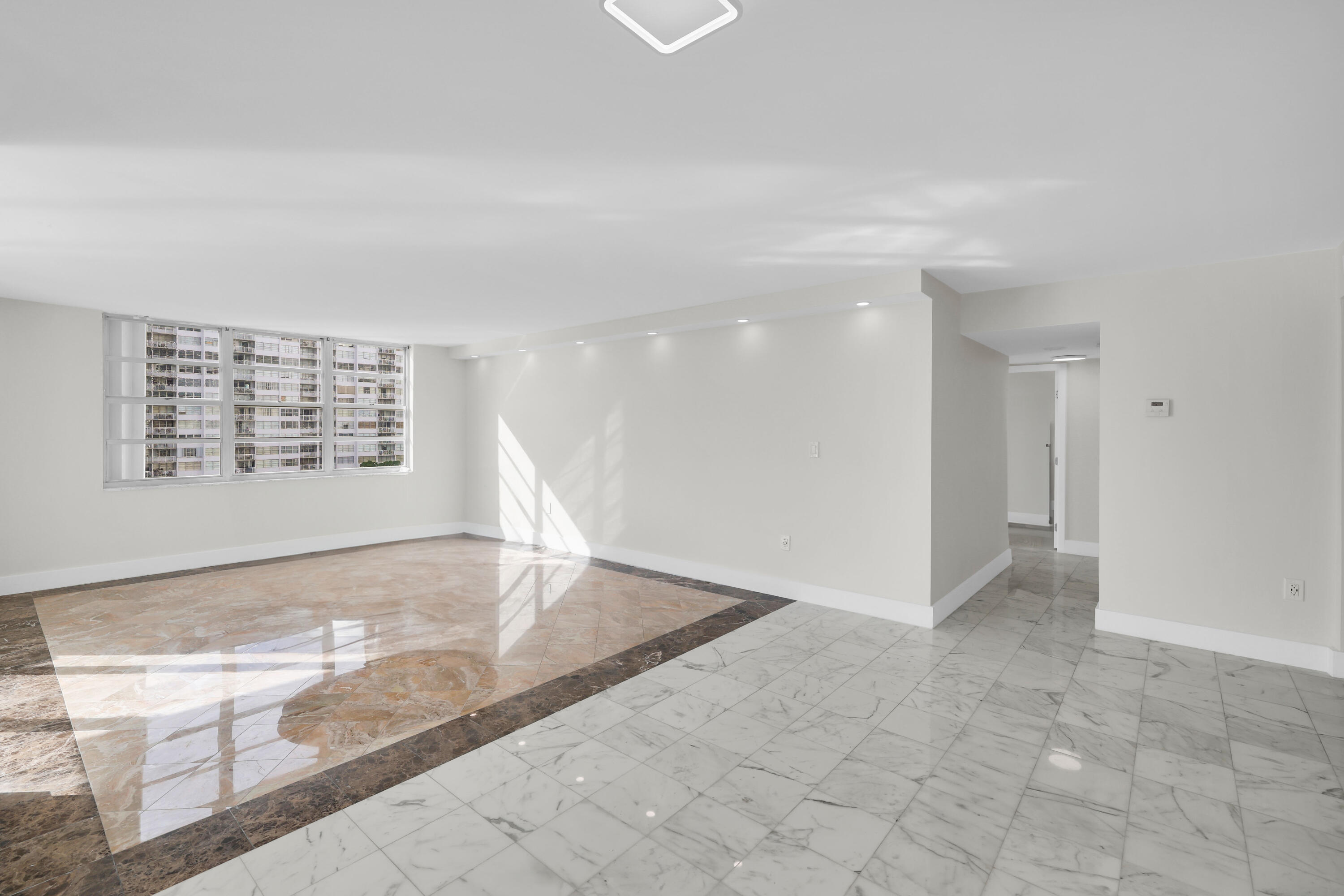 COMMODORE PLAZA CONDO - Residential