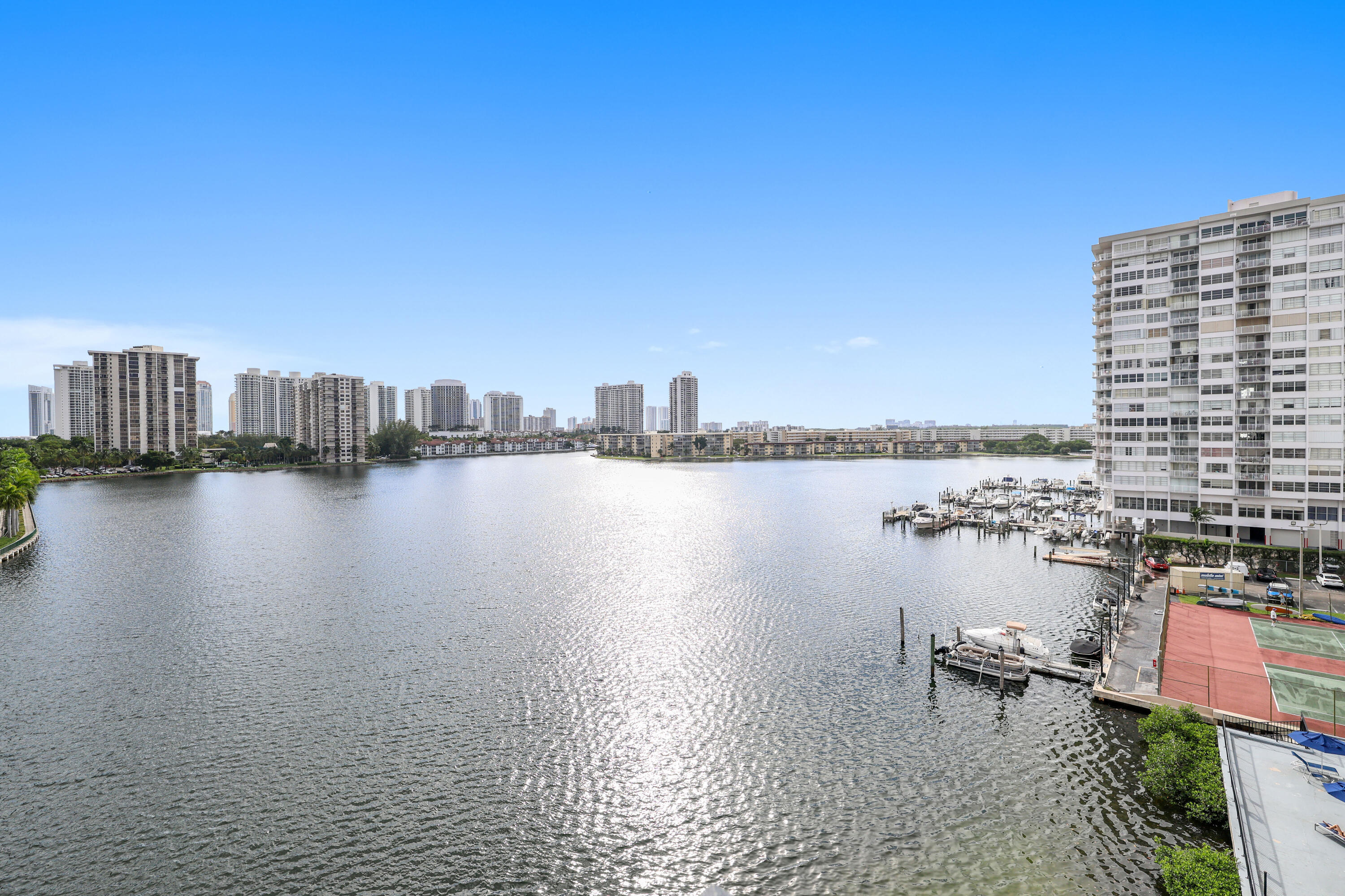 COMMODORE PLAZA CONDO - Residential