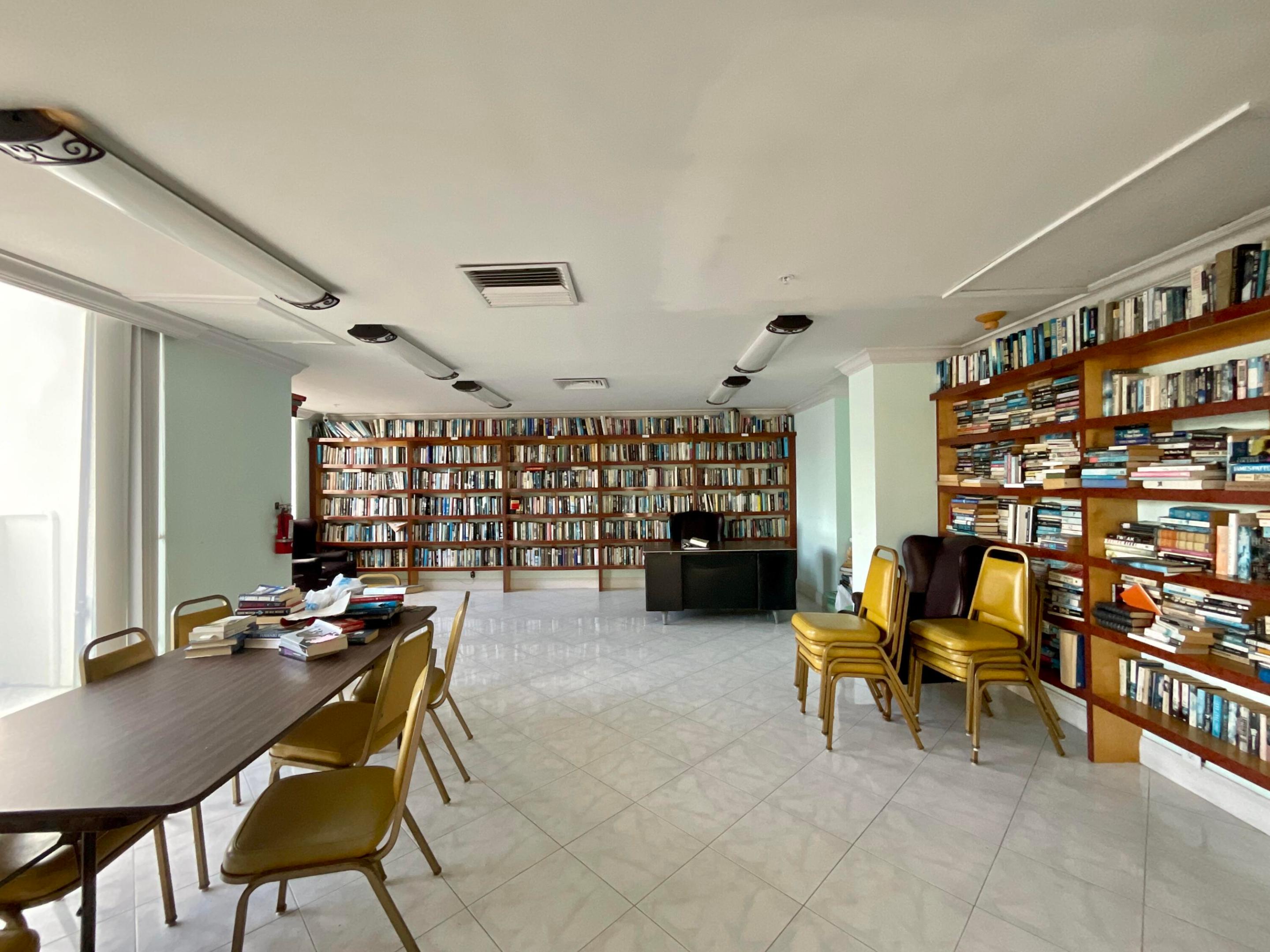 COMMODORE PLAZA CONDO - Residential