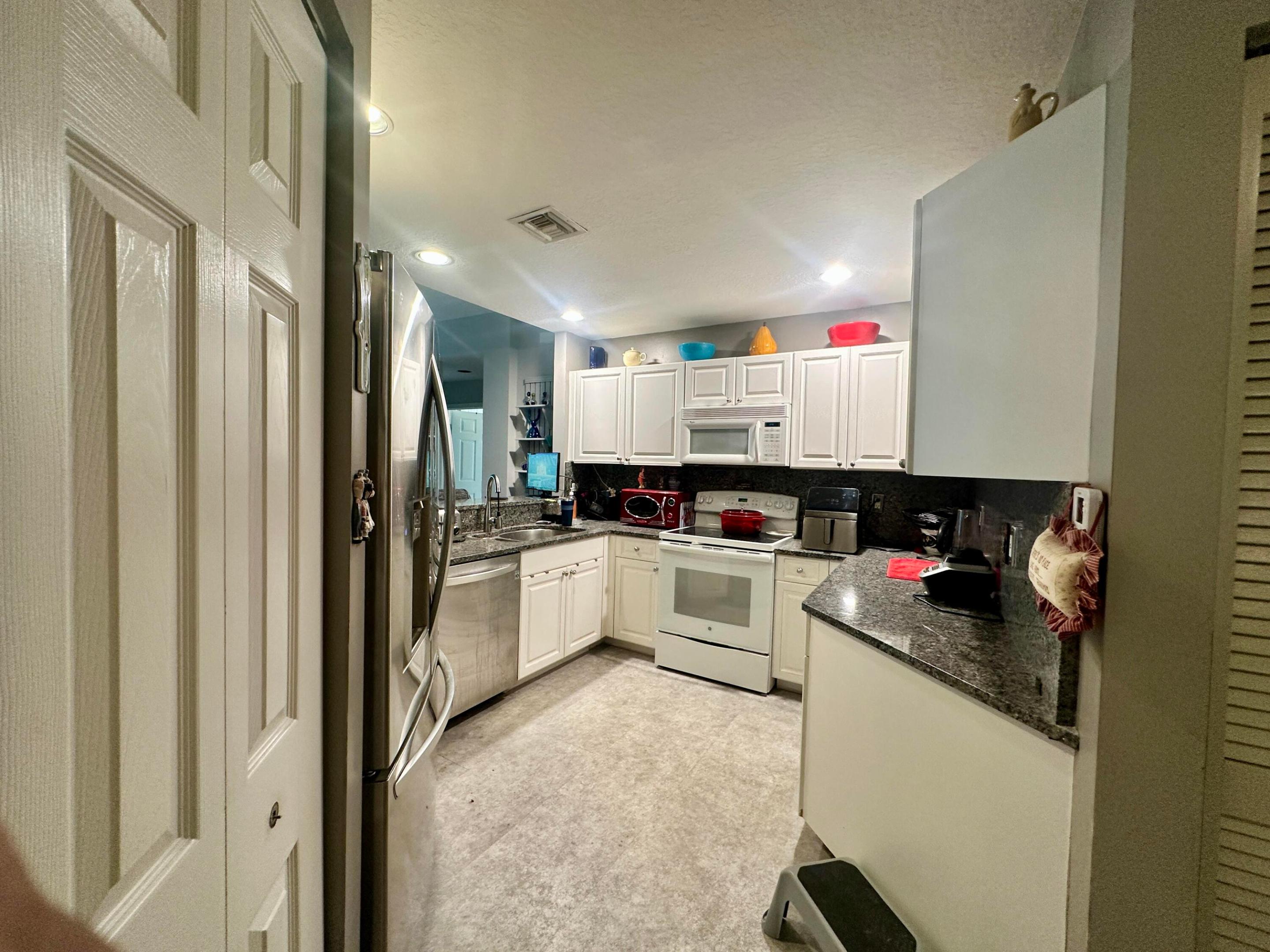 12418 Crystal Pointe Drive 102