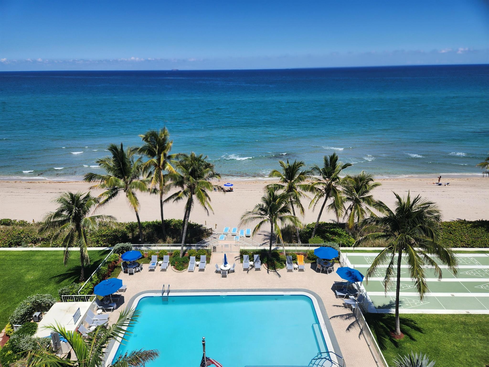 PENTHOUSE TOWERS CONDO - Residential Lease