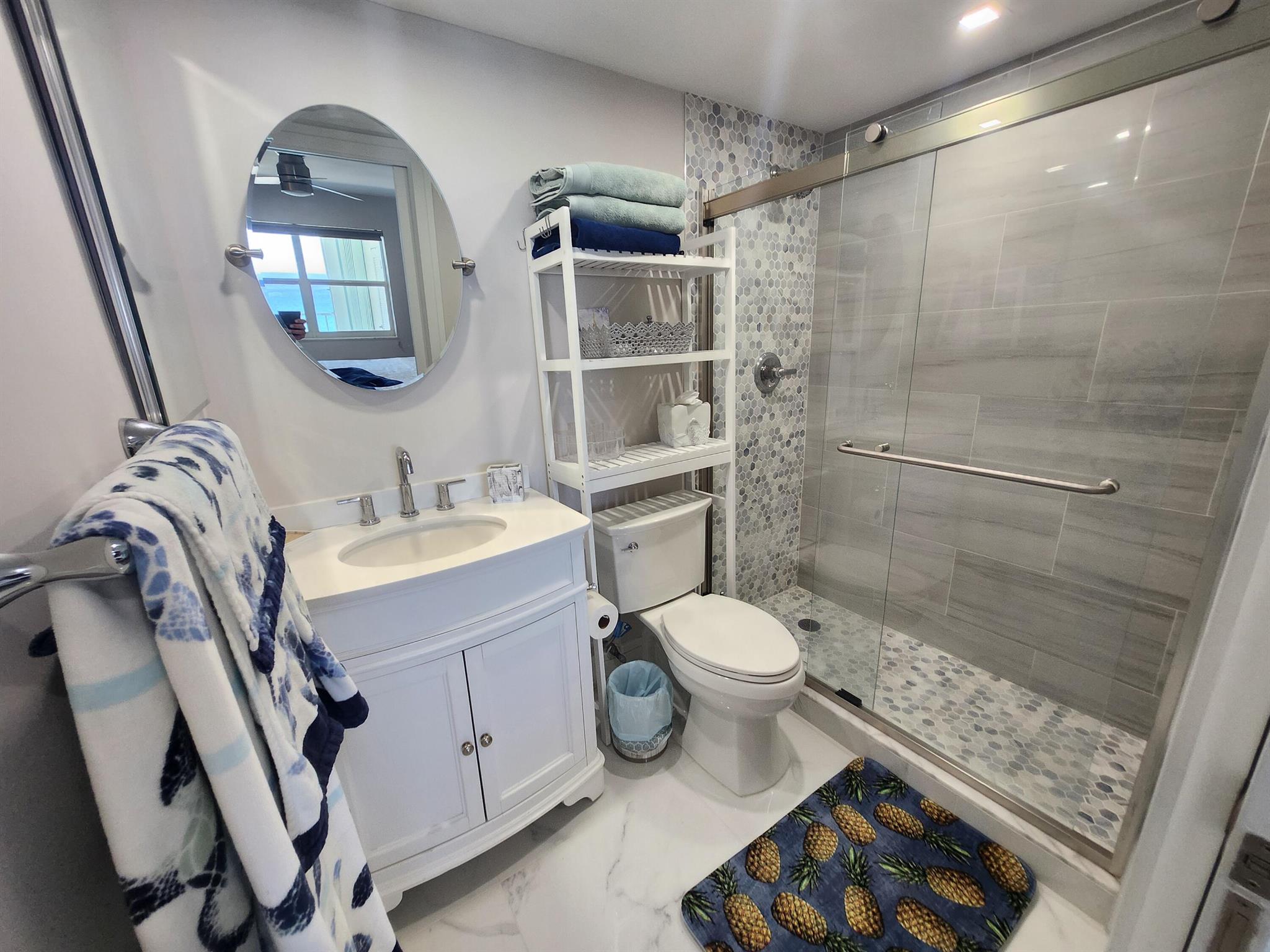 PENTHOUSE TOWERS CONDO - Residential Lease