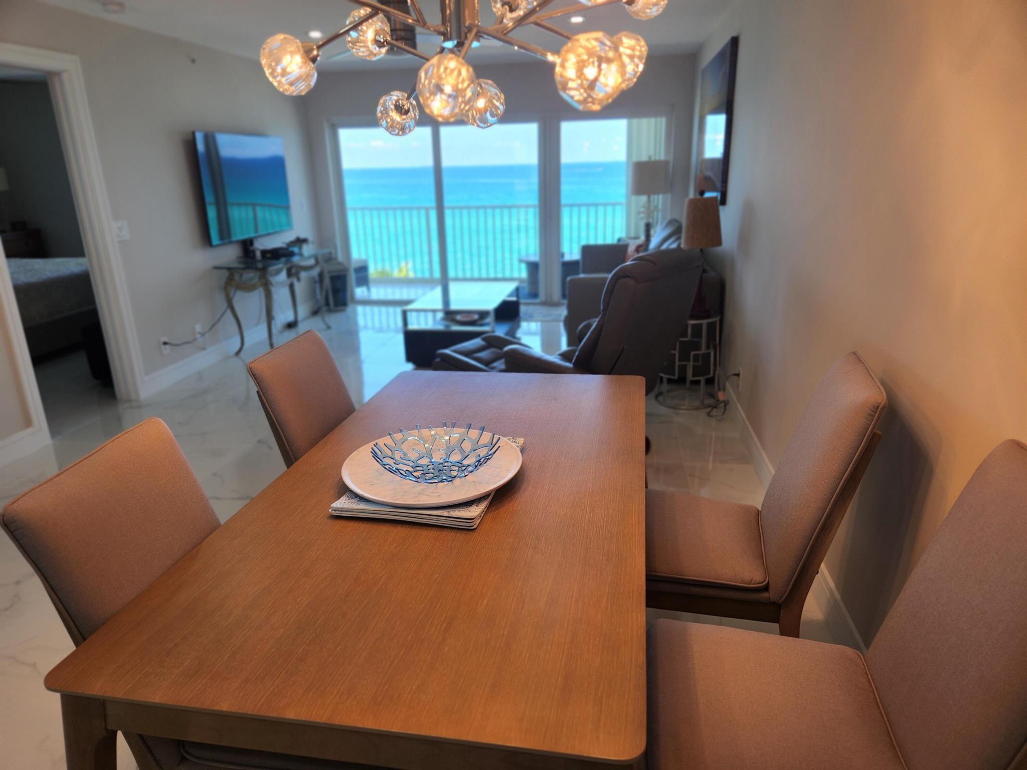 PENTHOUSE TOWERS CONDO - Residential Lease