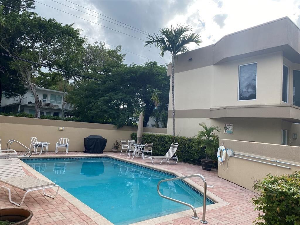 Photo of 101 SE 15th Avenue #E, Fort Lauderdale, FL 33301 (MLS # F10546356)