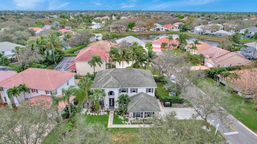 Photo of 1039 Egret Circle N, Jupiter, FL 33458 (MLS # R10957844)