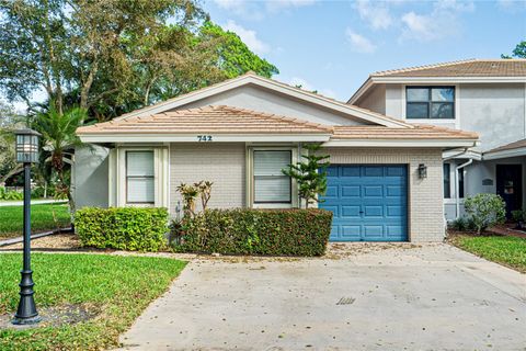 Photo of 742 Deer Creek Shore Drive #742, Deerfield Beach, FL 33442 (MLS # F10552311)