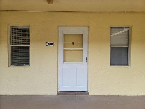 A home in Lauderdale Lakes