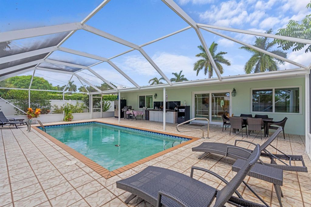 Photo of 1366 SW 9th Avenue, Boca Raton, FL 33486 (MLS # R11117783)