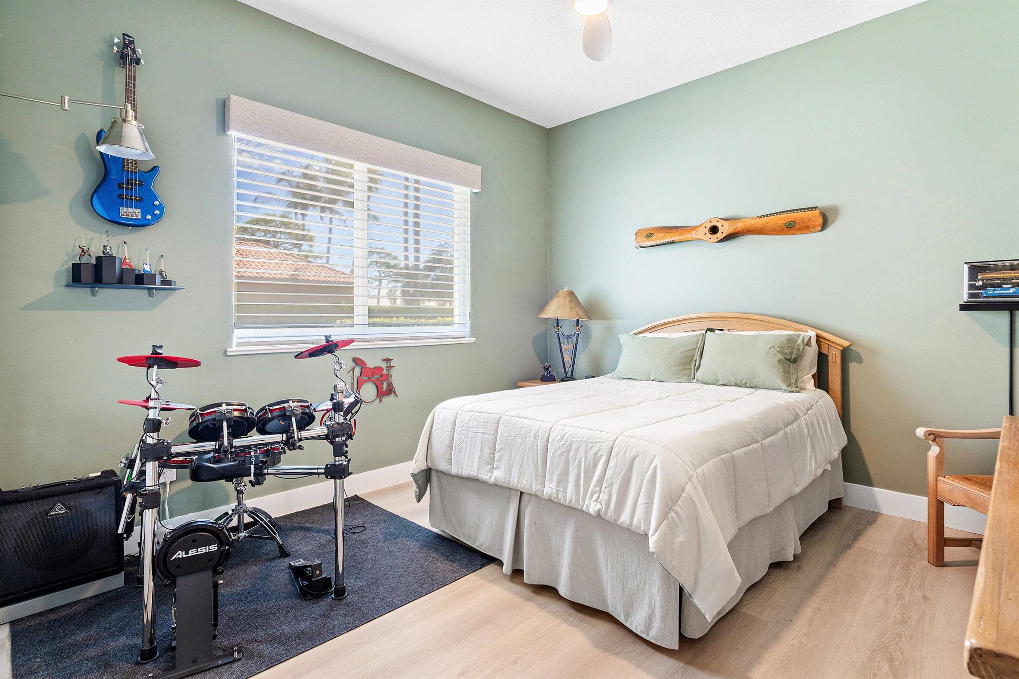 PENNOCK POINTE ESTATES - Residential