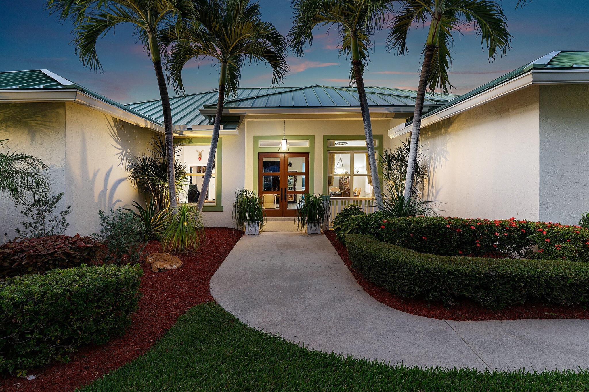 PENNOCK POINTE ESTATES - Residential