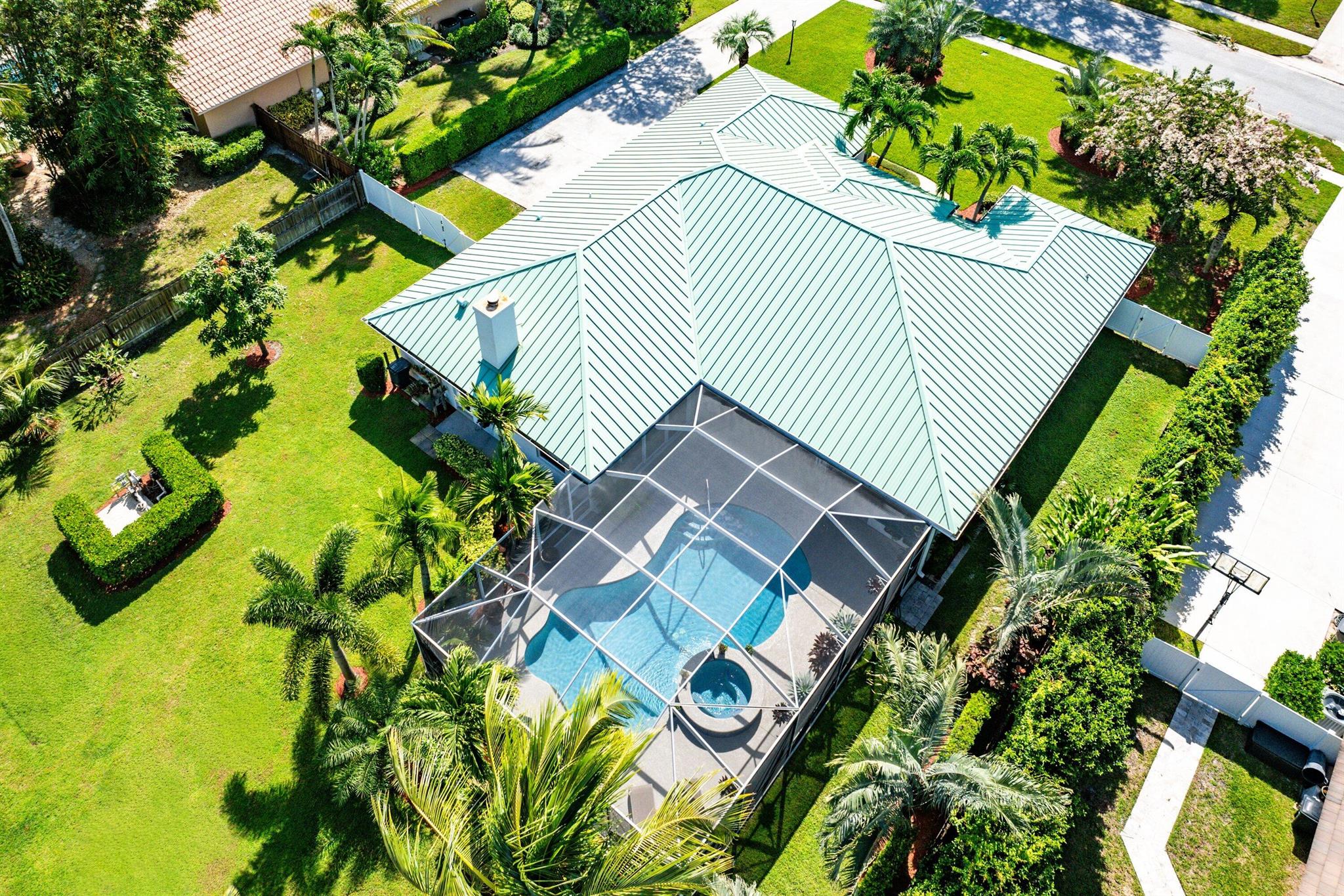 PENNOCK POINTE ESTATES - Residential