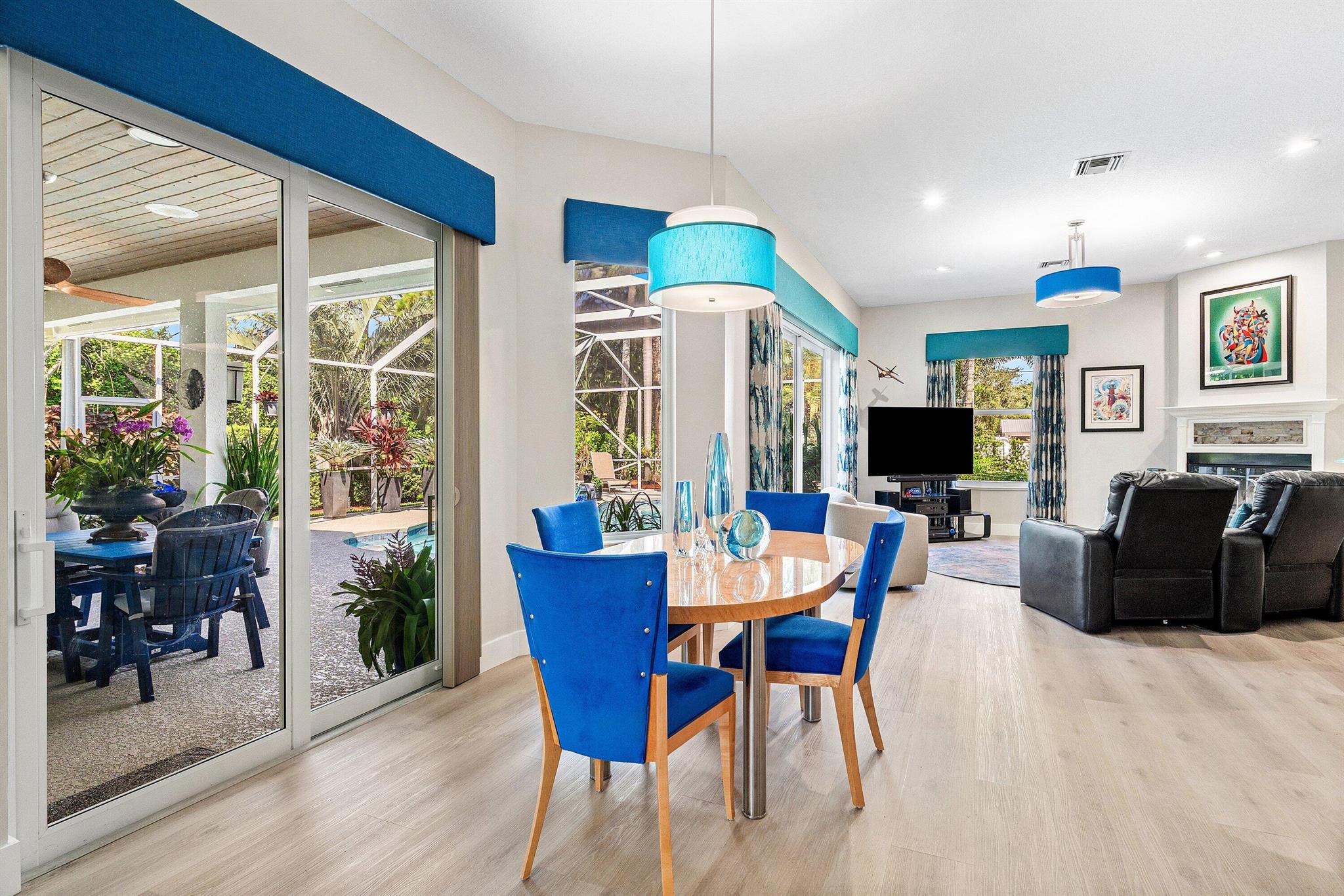 PENNOCK POINTE ESTATES - Residential