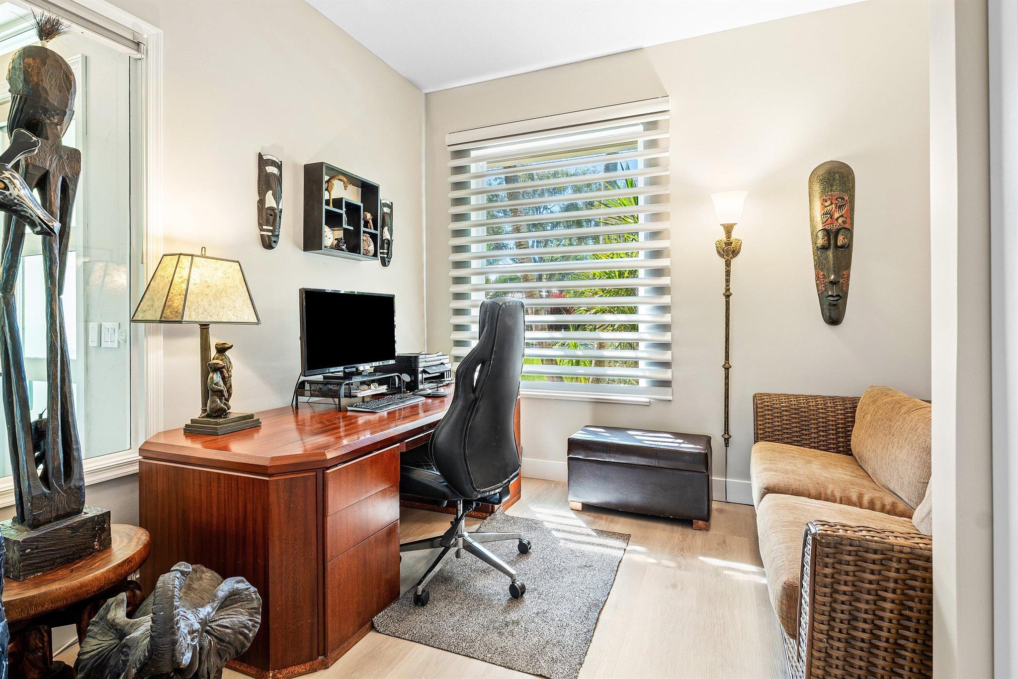 PENNOCK POINTE ESTATES - Residential